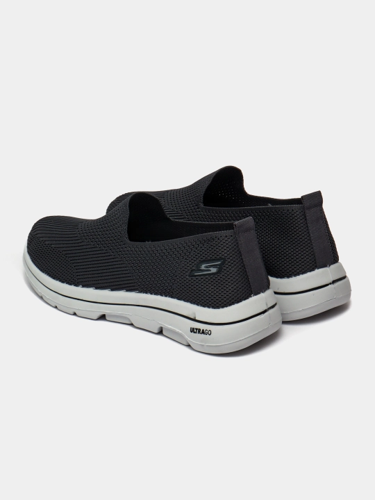Erkaklar krossovkasi universal, to'rli slip-on bahor va yoz uchun, yengil va qulay 39-44