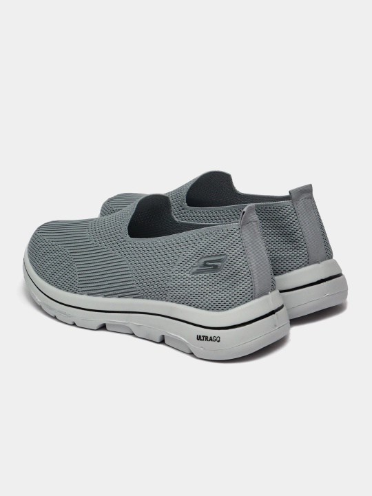 Erkaklar krossovkasi universal, to'rli slip-on bahor va yoz uchun, yengil va qulay 39-44