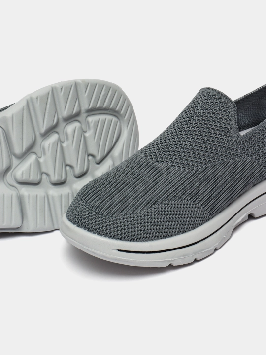 Erkaklar krossovkasi universal, to'rli slip-on bahor va yoz uchun, yengil va qulay 39-44