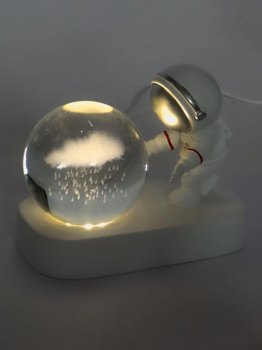Ночник "Космонавт и хрустальный шар", USB