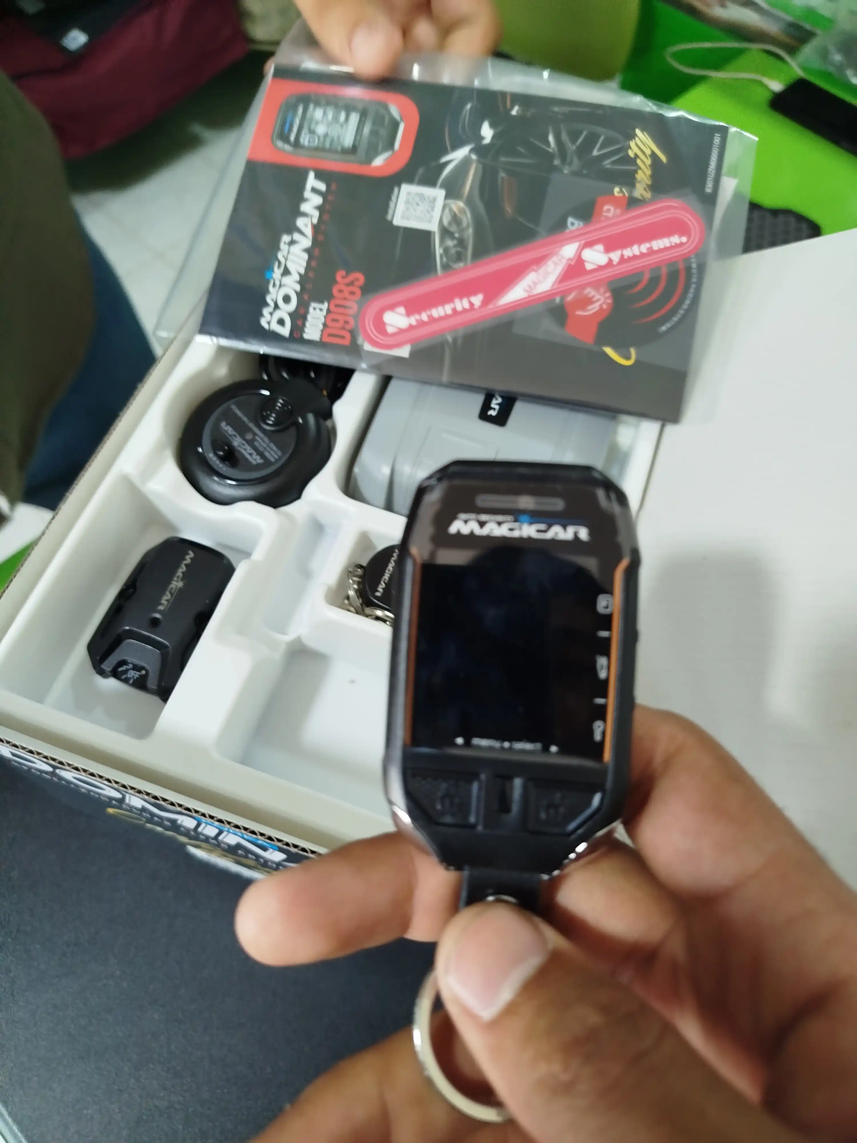 Avtomobil signalizatsiyasi Dominator Magicar, masofadan boshqarish pulti bilan, D908S
