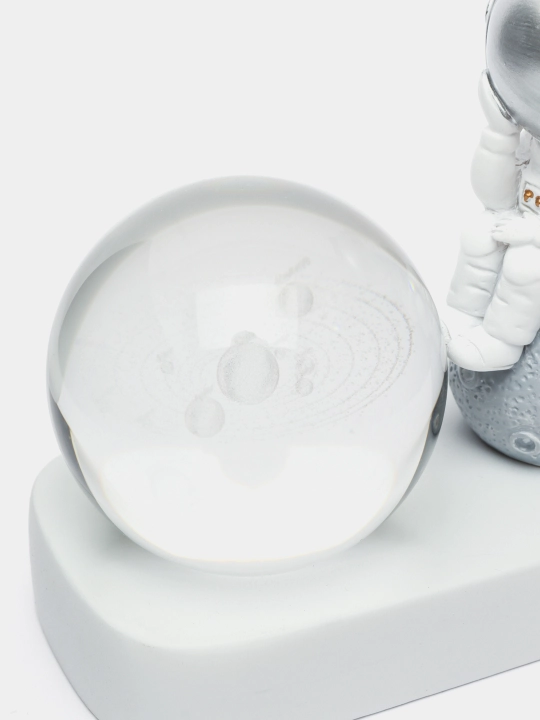 Ночник "Космонавт и хрустальный шар", USB