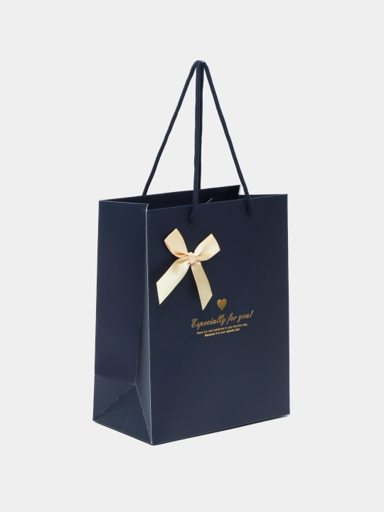 Sovg'a paketlari 18x23 sm. Qalin qog'oz har kuni uchun