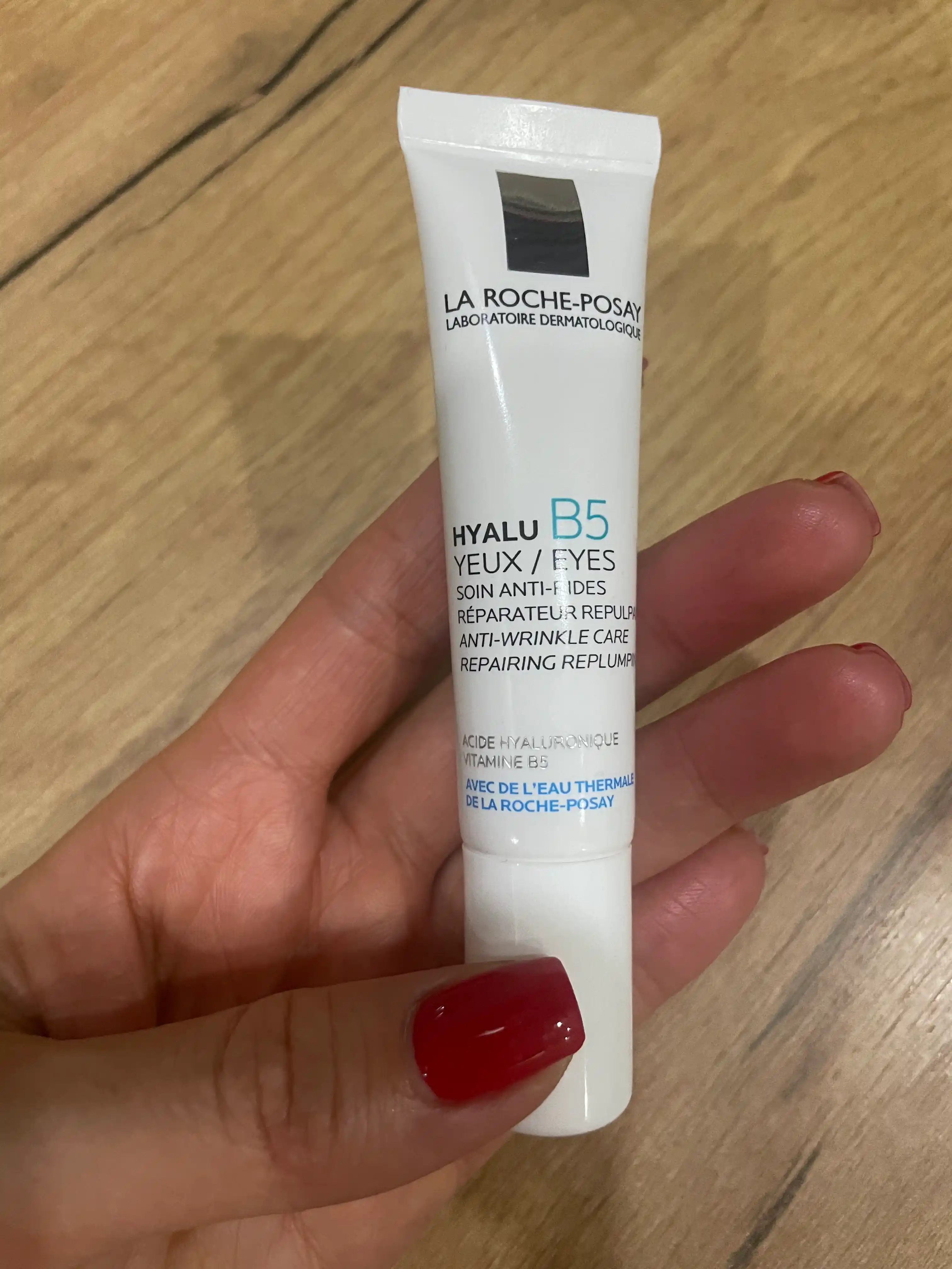 Ko'z konturini parvarish qilish LA ROCHE-POSAY HYALU B5 , ajinlar va charchoq belgilariga qarshi, 15 ml