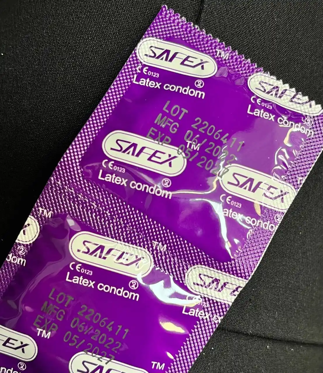 Safex prezervativlari, yupqa, qovurg'ali, lateks, moylangan, 3 dona