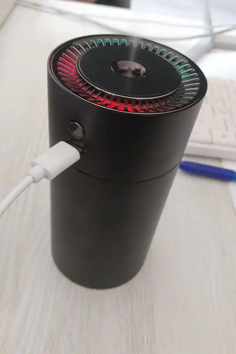 Havo namlagich va aromatizator avtomobil uchun, metall korpusda