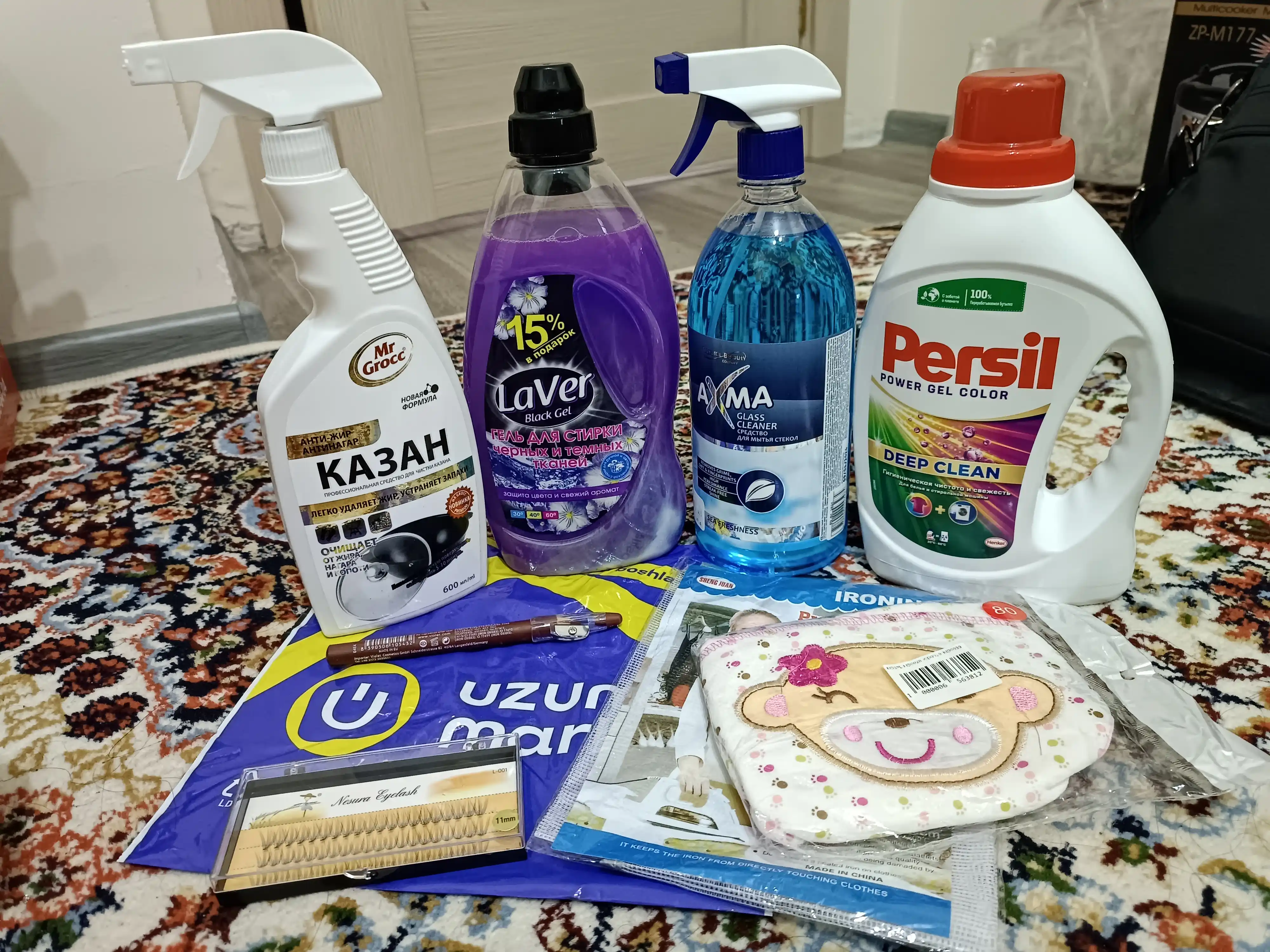 Qora va quyuq matolarni yuvish uchun gel, o'lchov qopqog'i LaVer Black Gel, 1.15 litr
