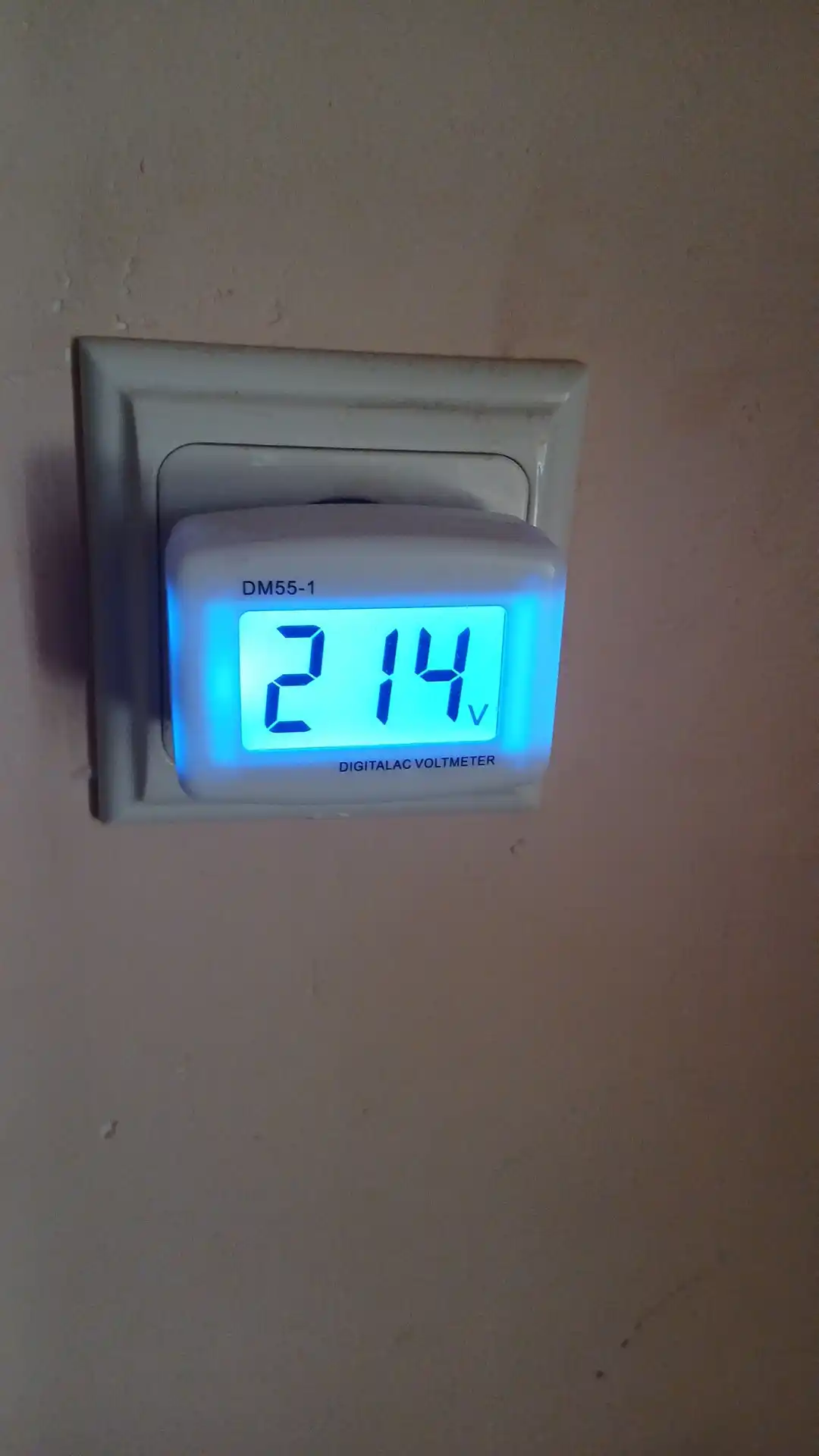 Raqamli o'zgaruvchan kuchlanish voltmetri DM55-1, maishiy tarmoq uchun 220-230V