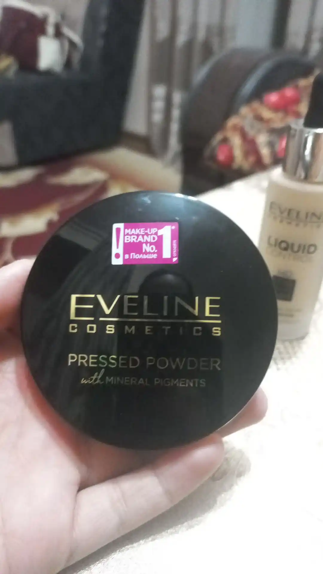Pudra Eveline Celebrities Beauty, mineralli va matlashtiruvchi, ton 23 Qum, 9 g