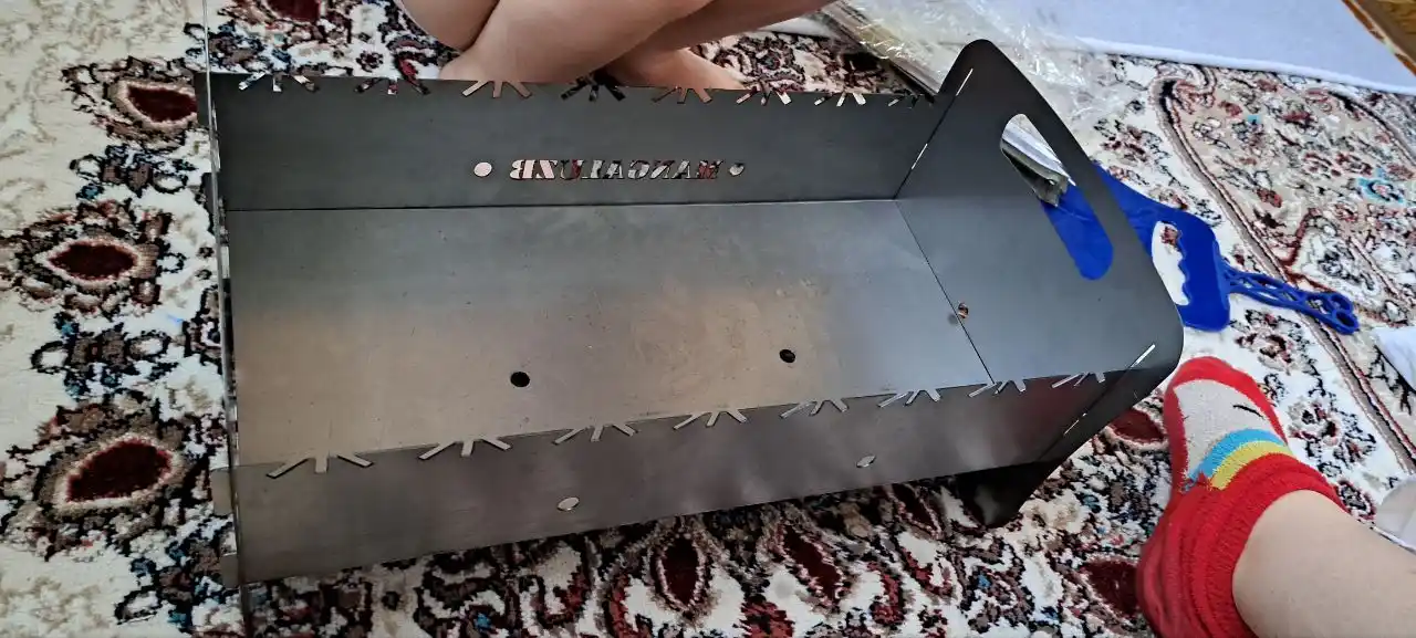 Mangal 40 * 20, yegiladigan , 10 ta sih, qisqich va yelpig'ich sovg'a sifatida