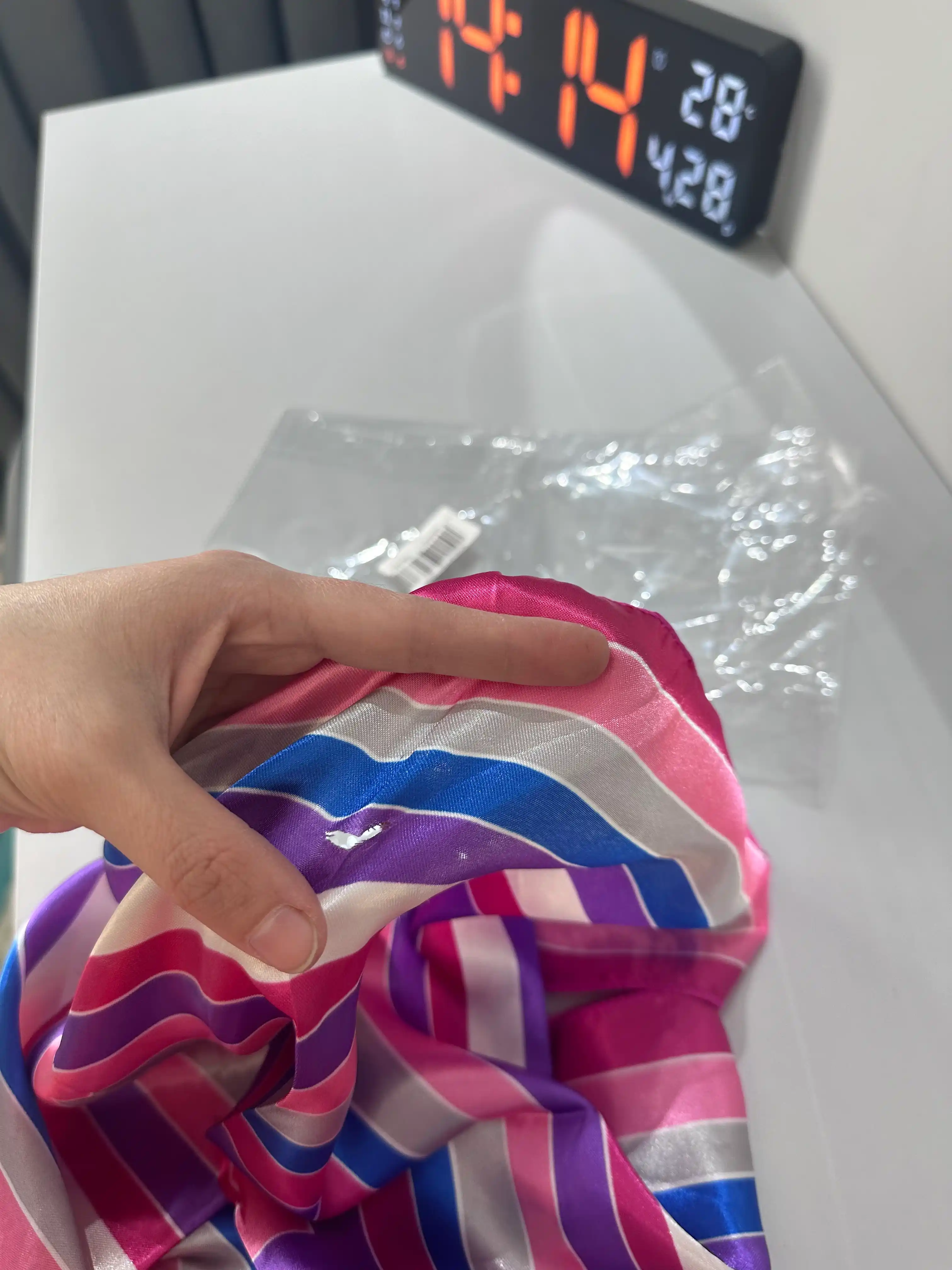 Ayollar ro'molchasi bosh yoki bo'yin uchun, kvadrat bosma bandana, atlas palantin