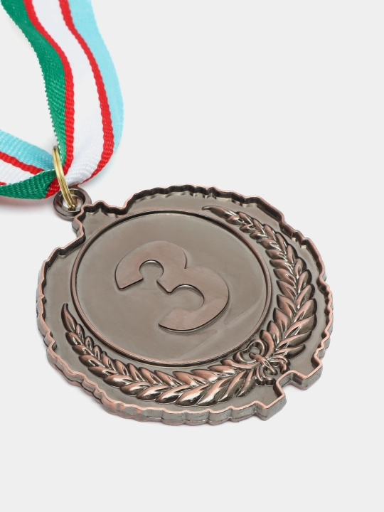 Sovrin medali, lentadagi metall, 1-oʻrin oltin, 2-oʻrin kumush, 3-oʻrin bronza