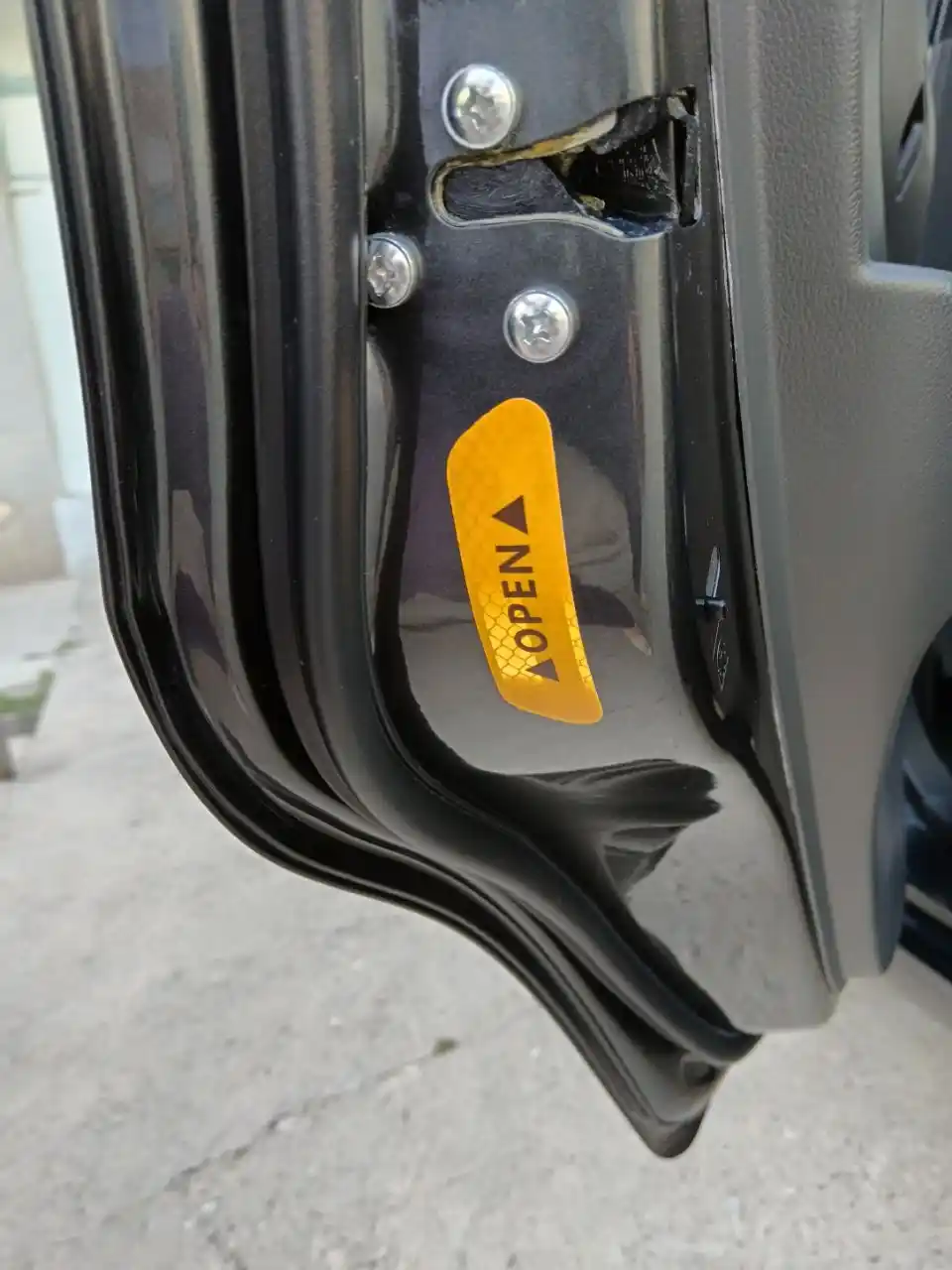 Nur qaytaruvchi stiker 4 dona avtomobil eshiklari uchun