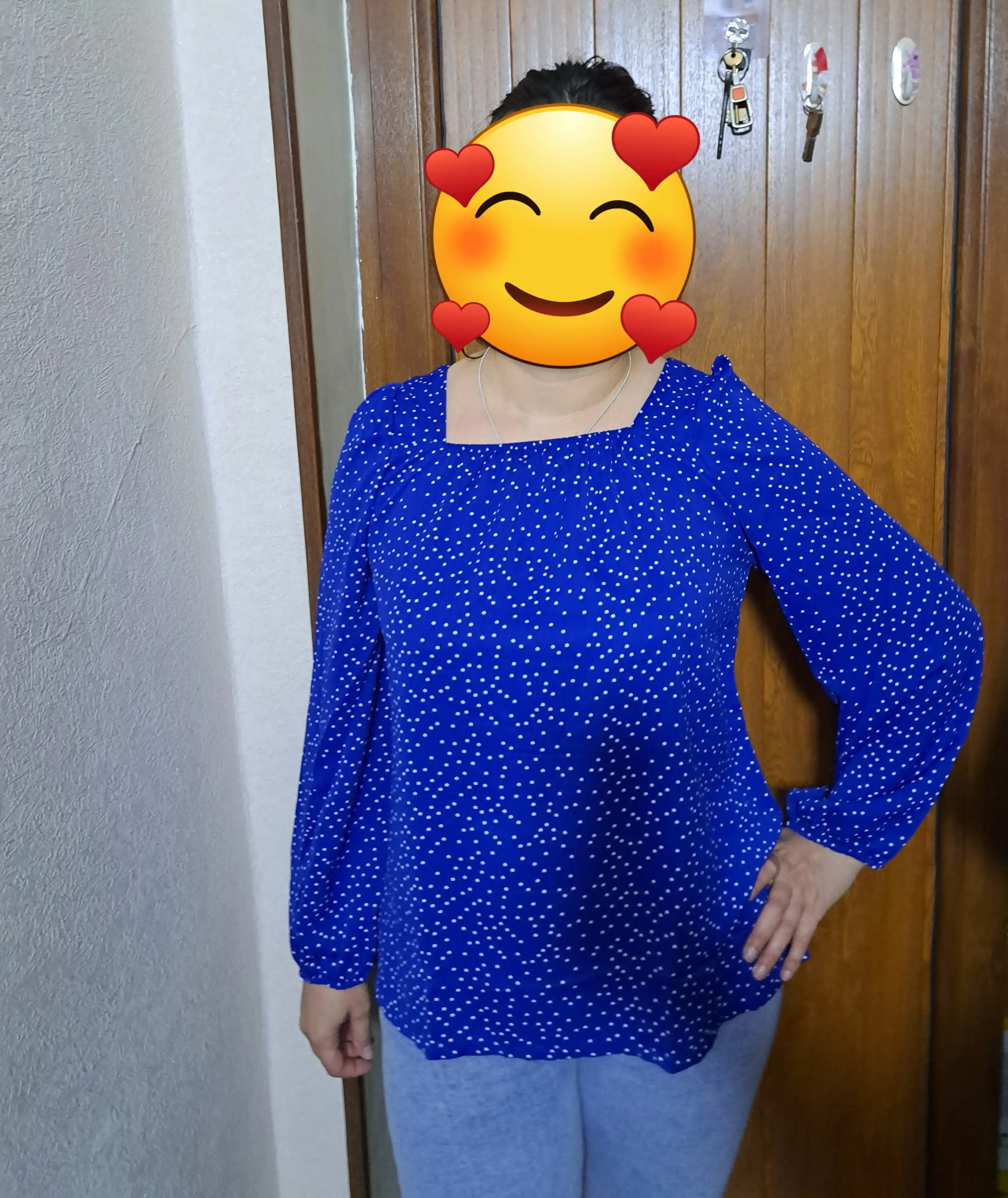 Elegant bluzka katta, o'lchamlar 50-60