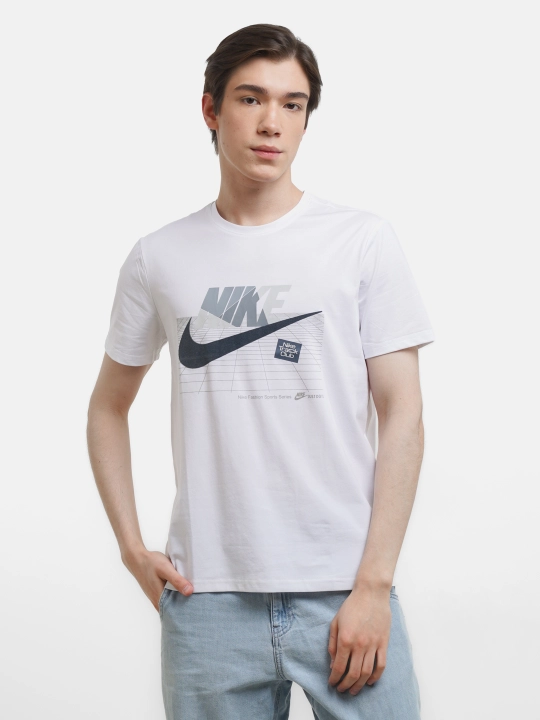 Qisqa yengli sport futbolkasi