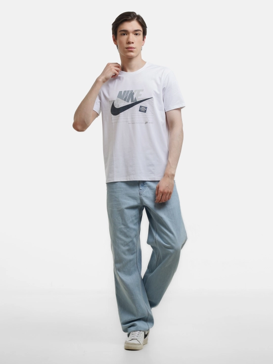 Qisqa yengli sport futbolkasi