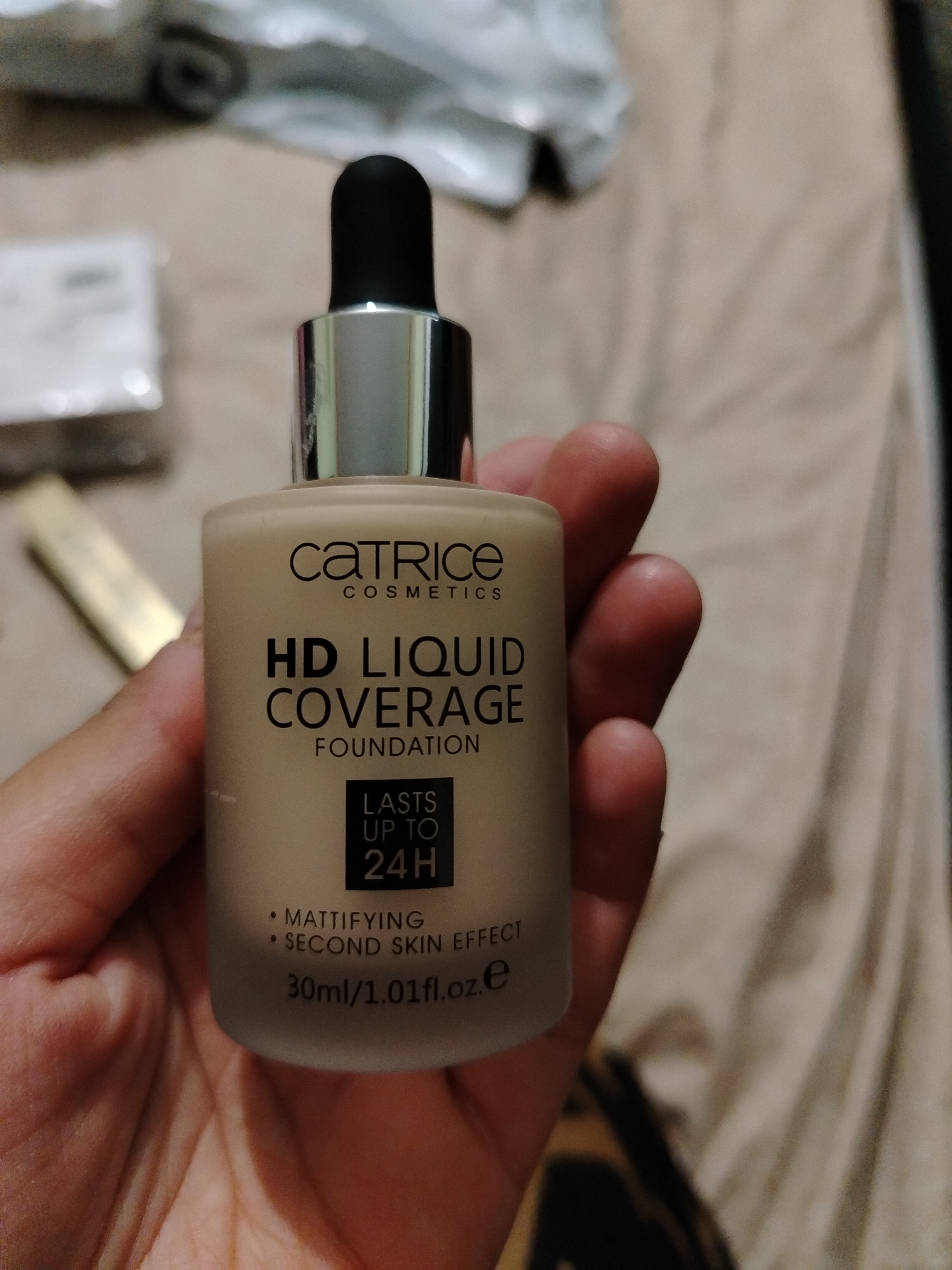 Tonal krem, suyuq asos, teri rangini tekislaydi, yuqori chidamlilik, 30 ml