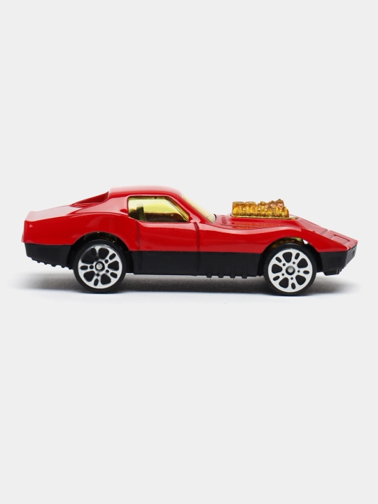 Hot Wheels metall mashinachali avtovoz, katapultali, 8 dona + gilamcha shahar