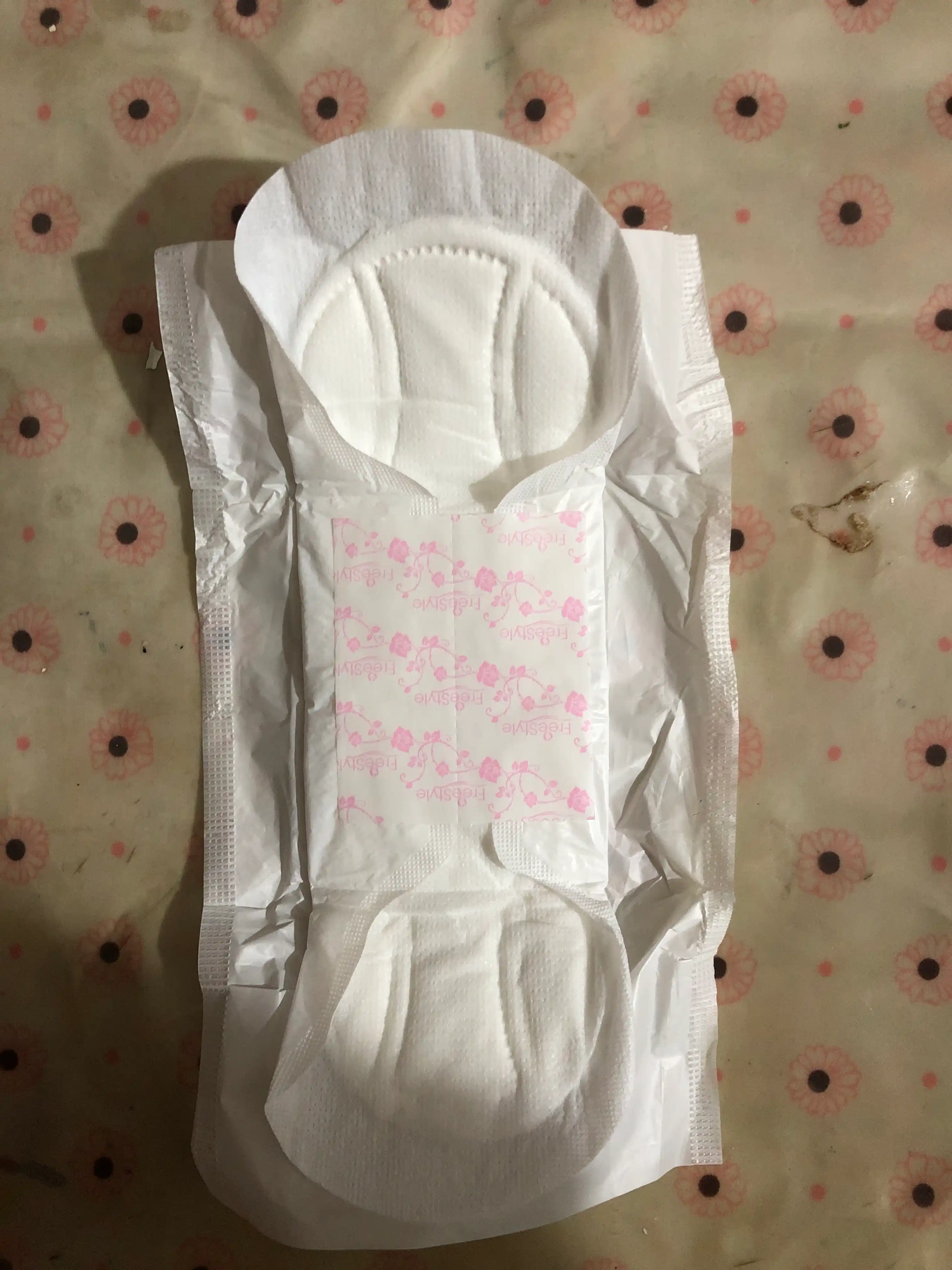 Gigienik prokladkalar Free Style For Young Sensitive Light Plus, 10 dona