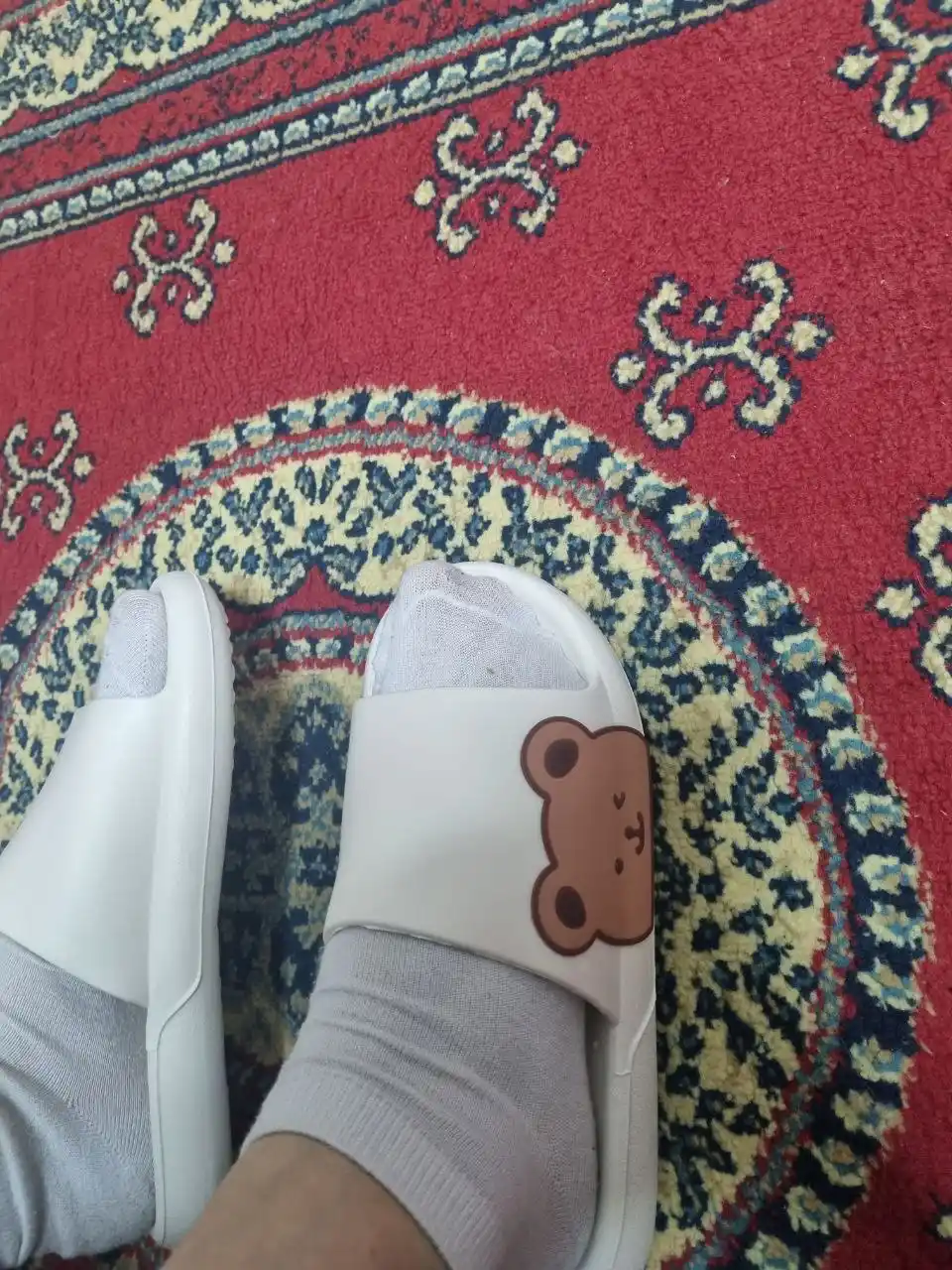 Ayollar Crocs, yozgi flip-floplar, oq va qora shiferlar