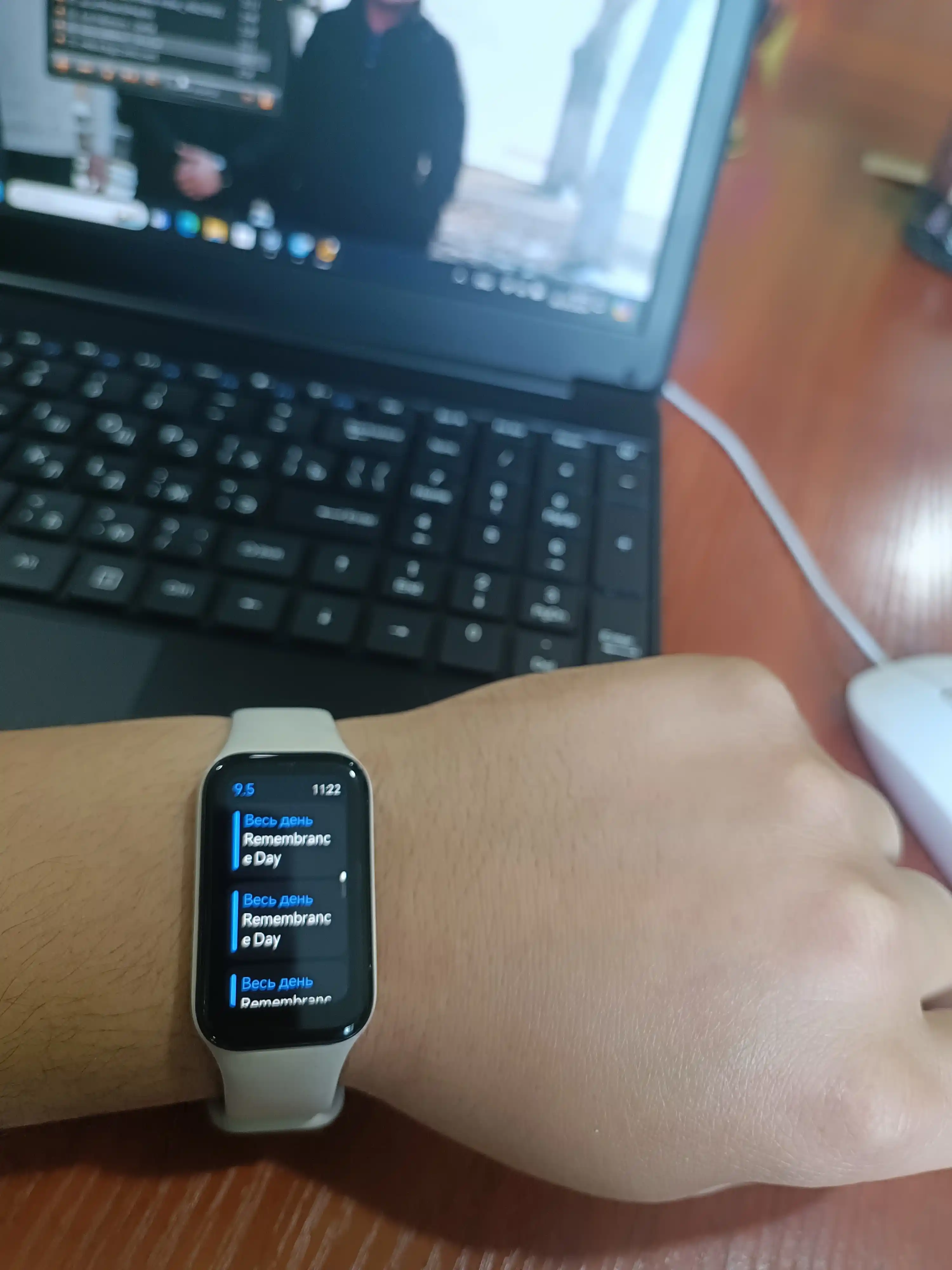Fitnes bilaguzugi Xiaomi Redmi Smart Band 2, soat bilan