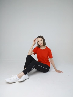 Красный