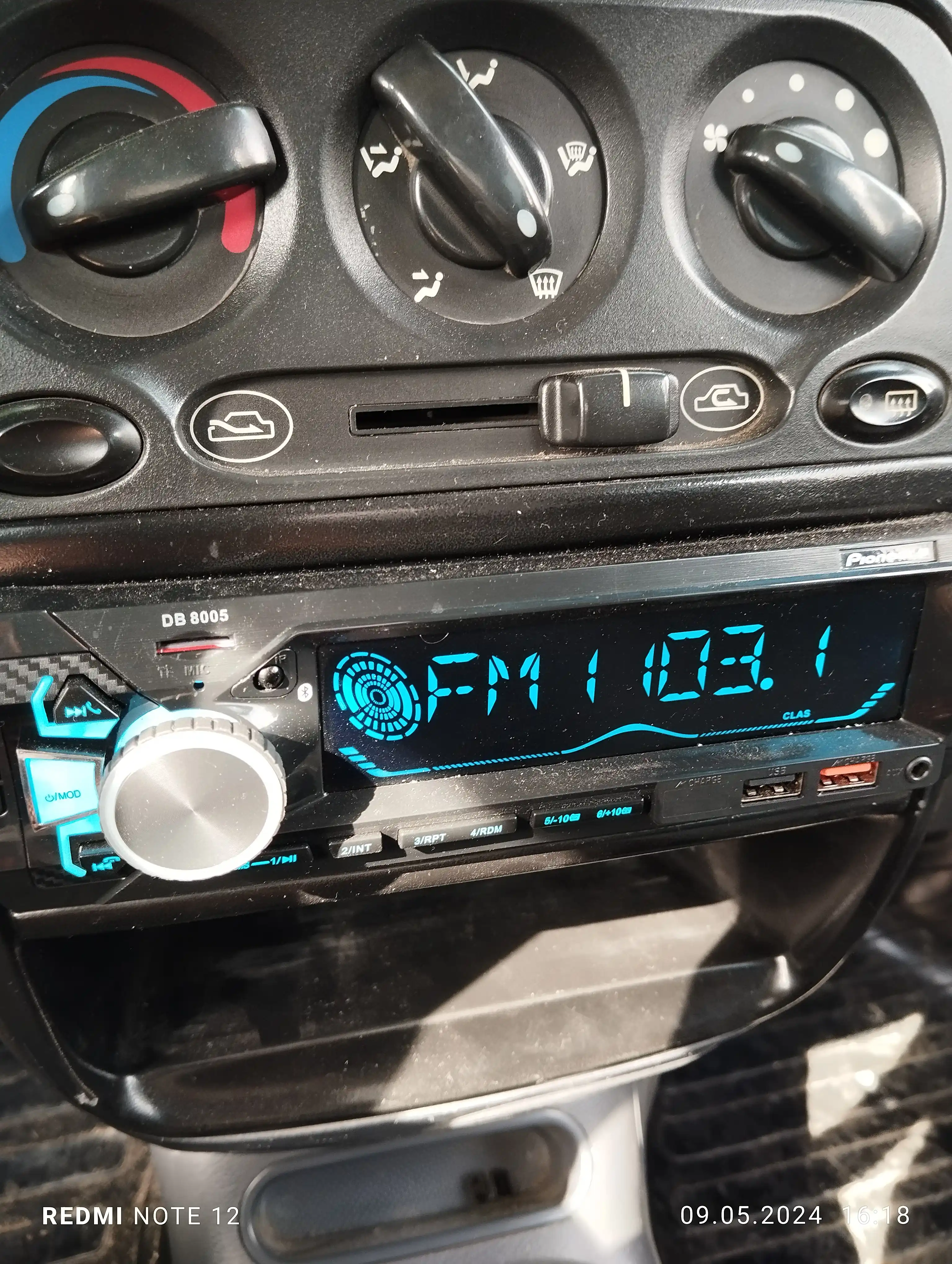 Автомагнитола MP3-плеер Pioner Bluetooth USB AUX FM Y-GOLD 1747