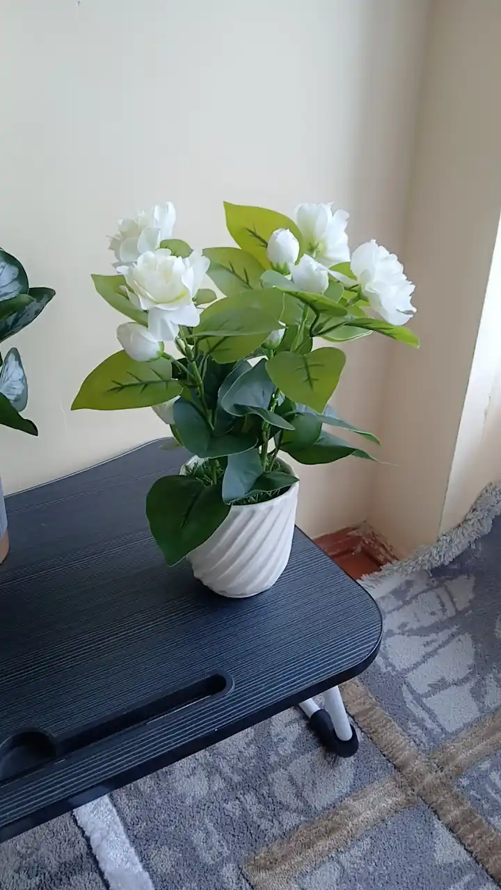 32 sm li tuvakdagi sun’iy gullar