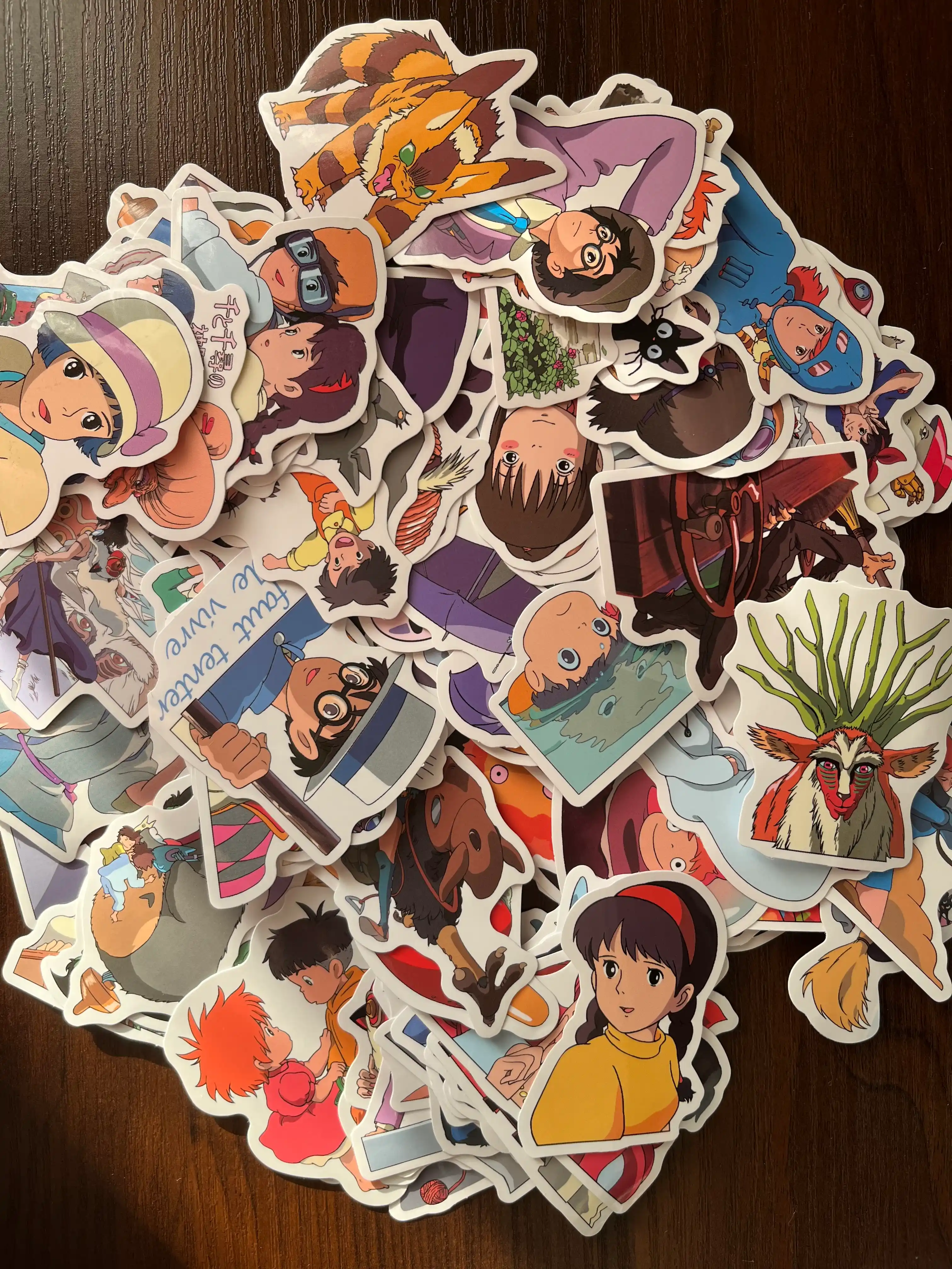 Nakleykalar, stikerlar Anime, One Piece, Mening qo'shnim Totoro, Kuromi, Hello Kitty