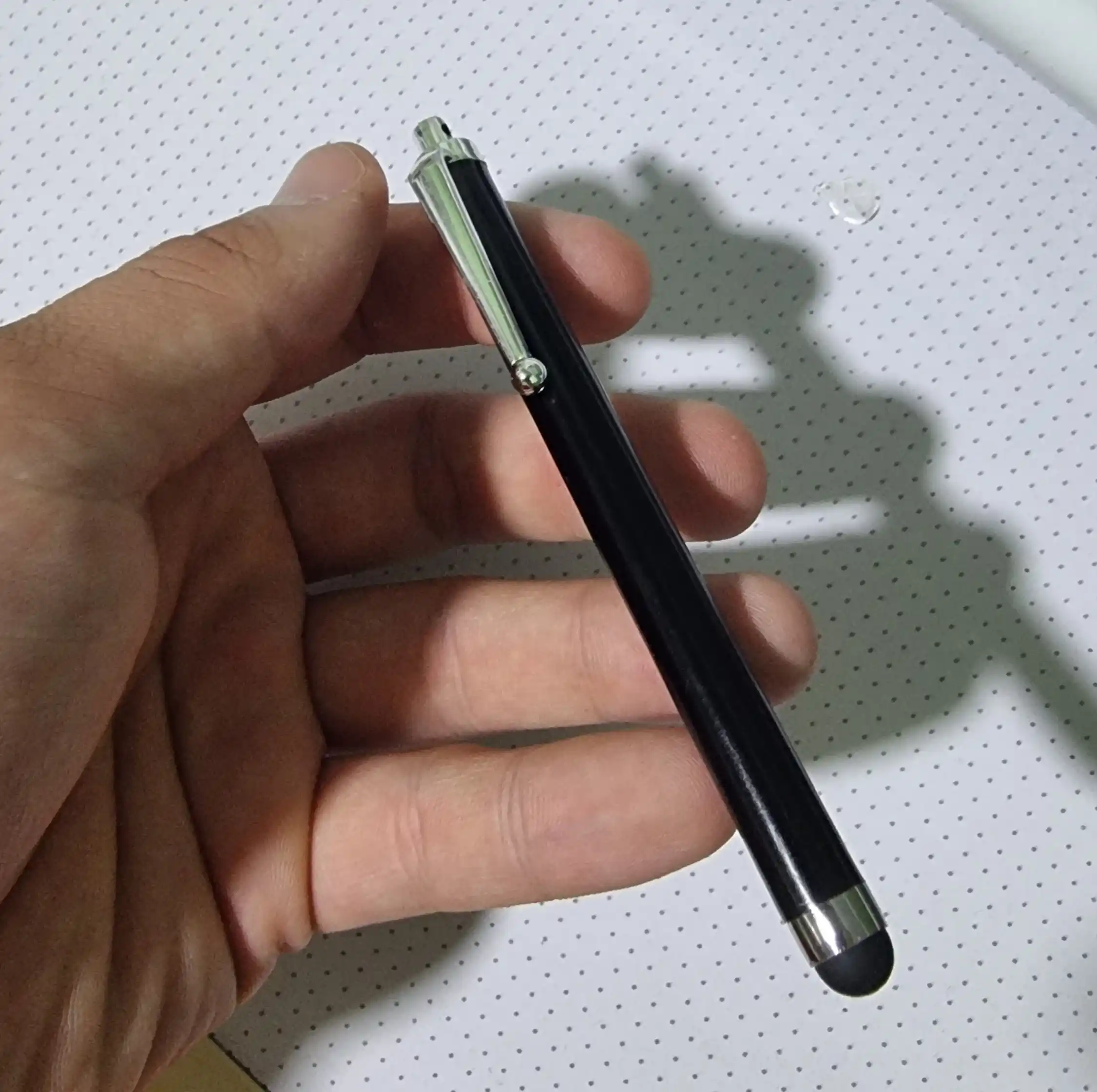Universal metall stilus, iPad, planshetlar, smartfonlar uchun