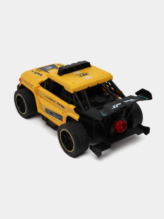 Radio boshqaruv poyga mashinasi Spray Runner, bug'ni chiqaradi