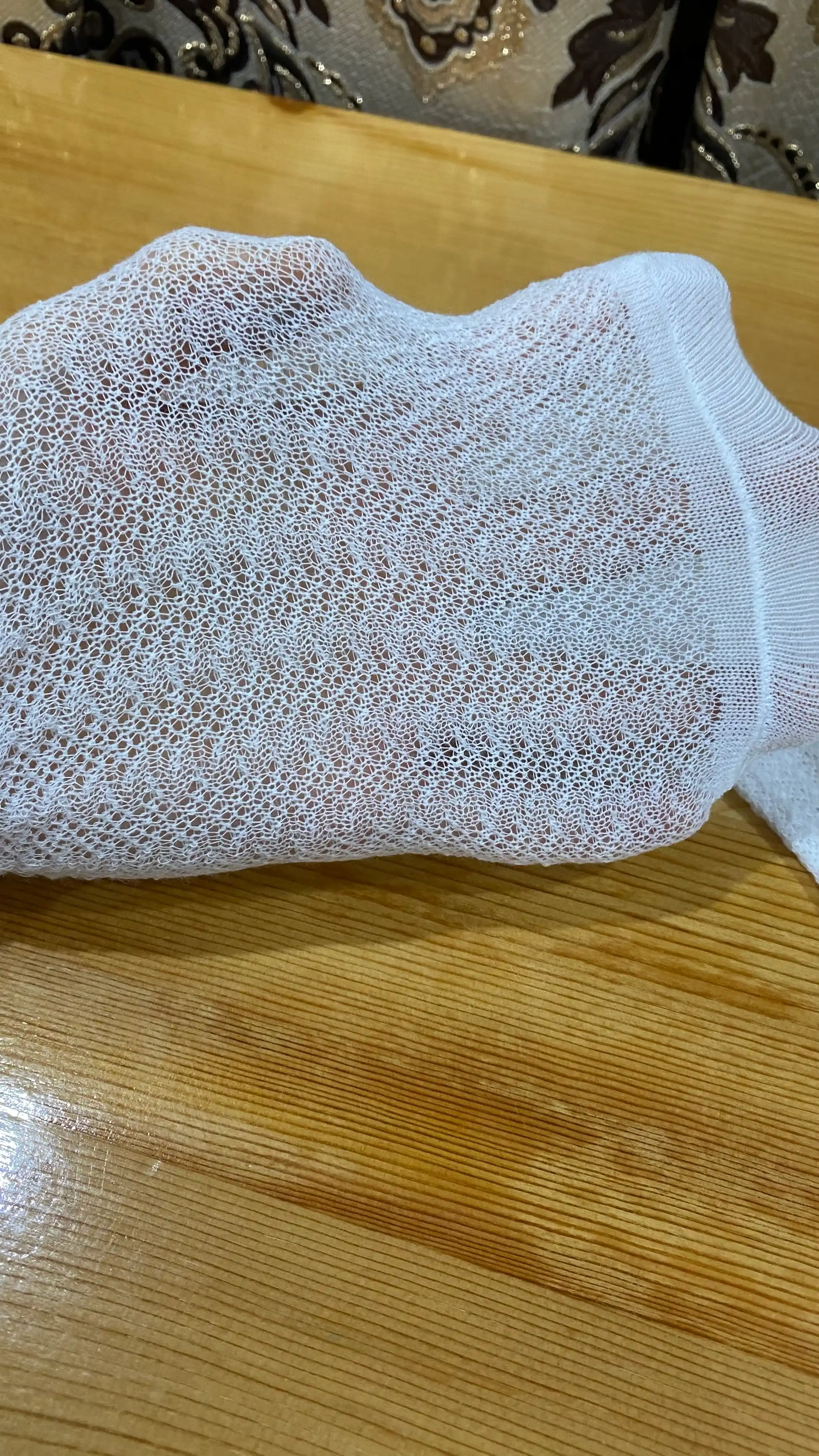Bolalar tizzalari, paxta paypoqlari, bosma nashrlar bilan