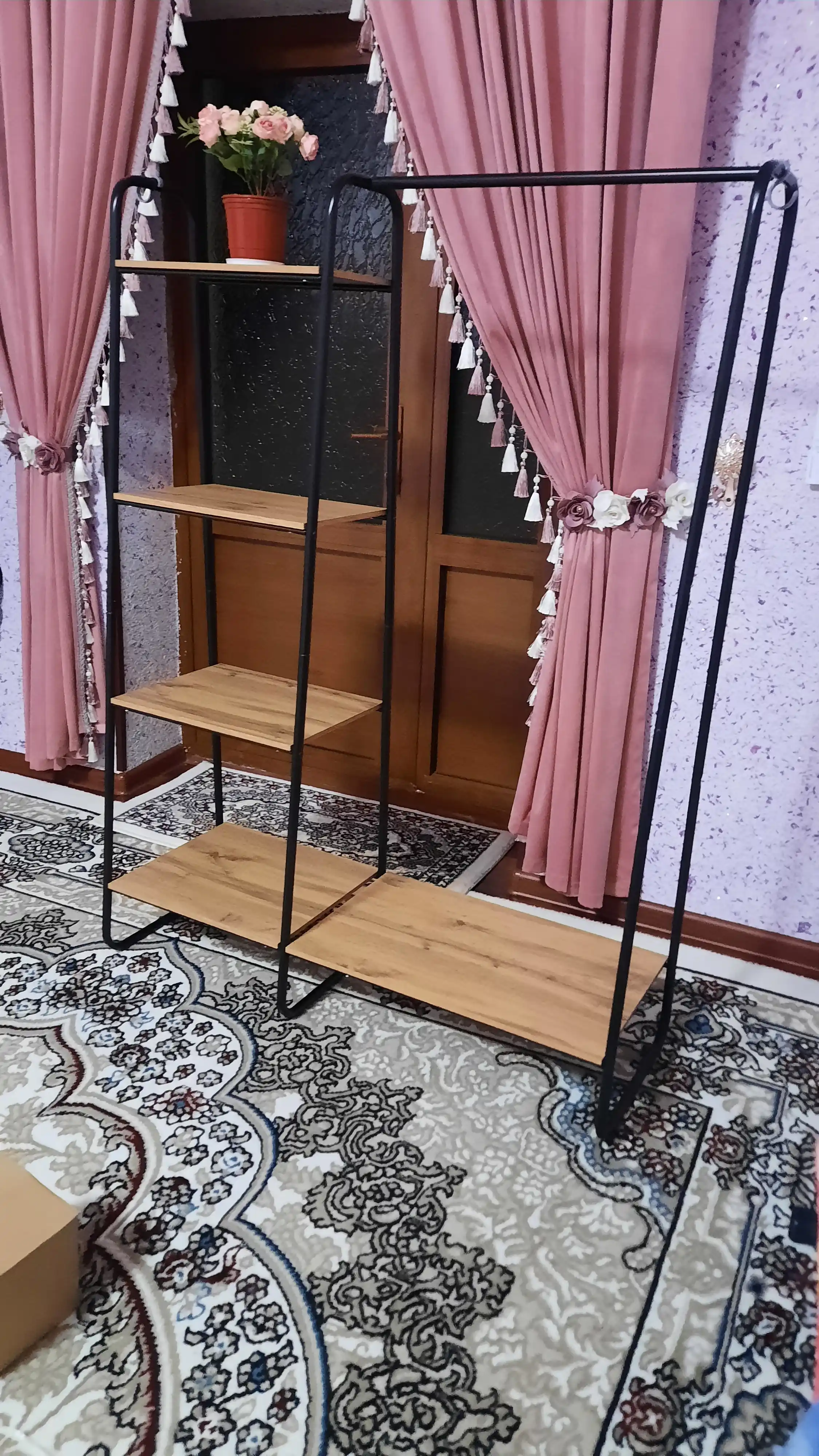 Javon, tokchali garderob tizimi kiyim uchun, skandinaviya uslubi