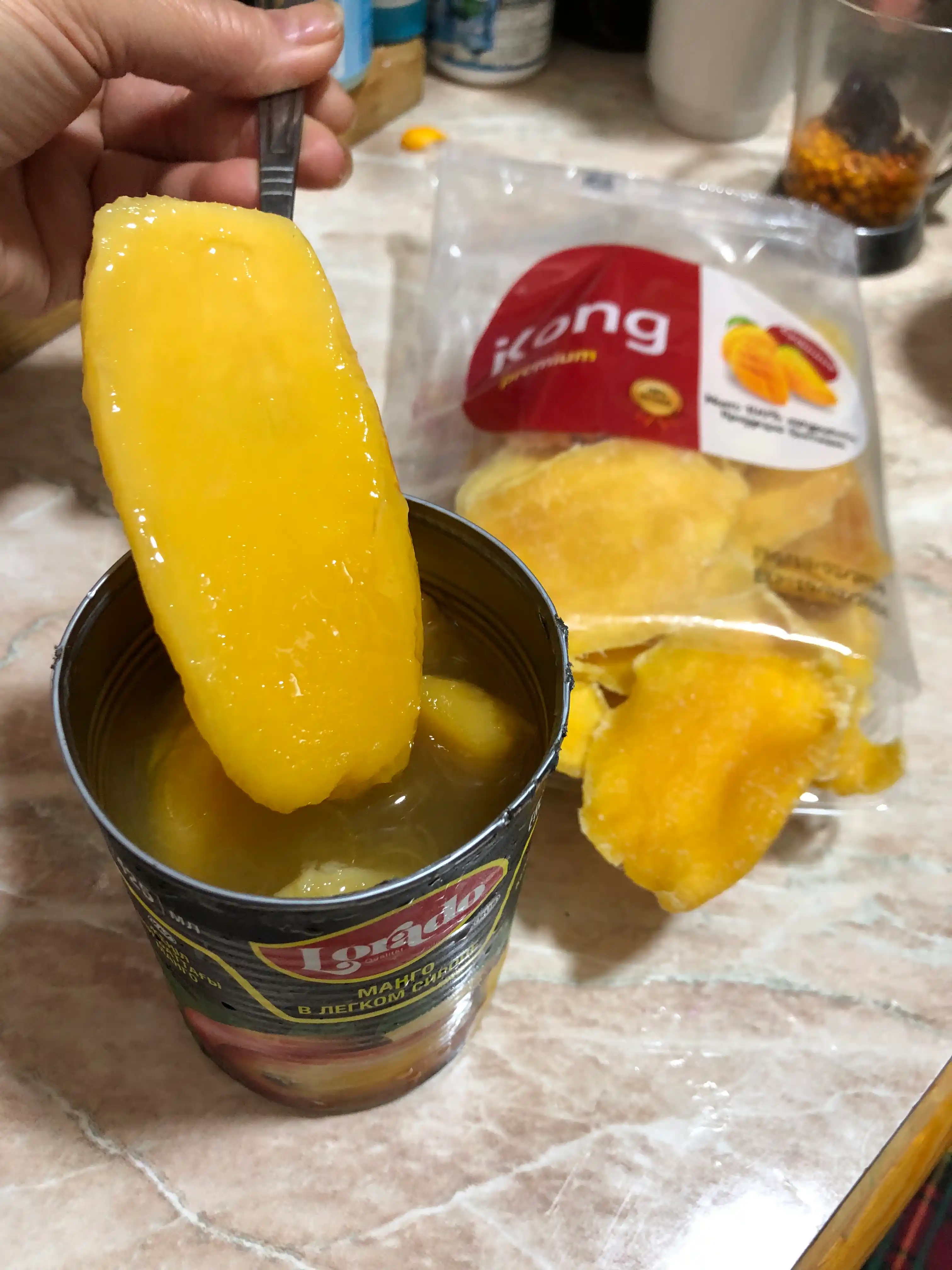 Mango Lorado yengil siropda, 425 ml
