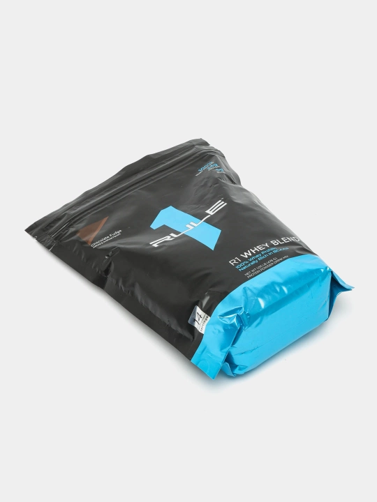 Amerikalik protein RuleOne flavored, mushaklarni kuchaytirish uchun