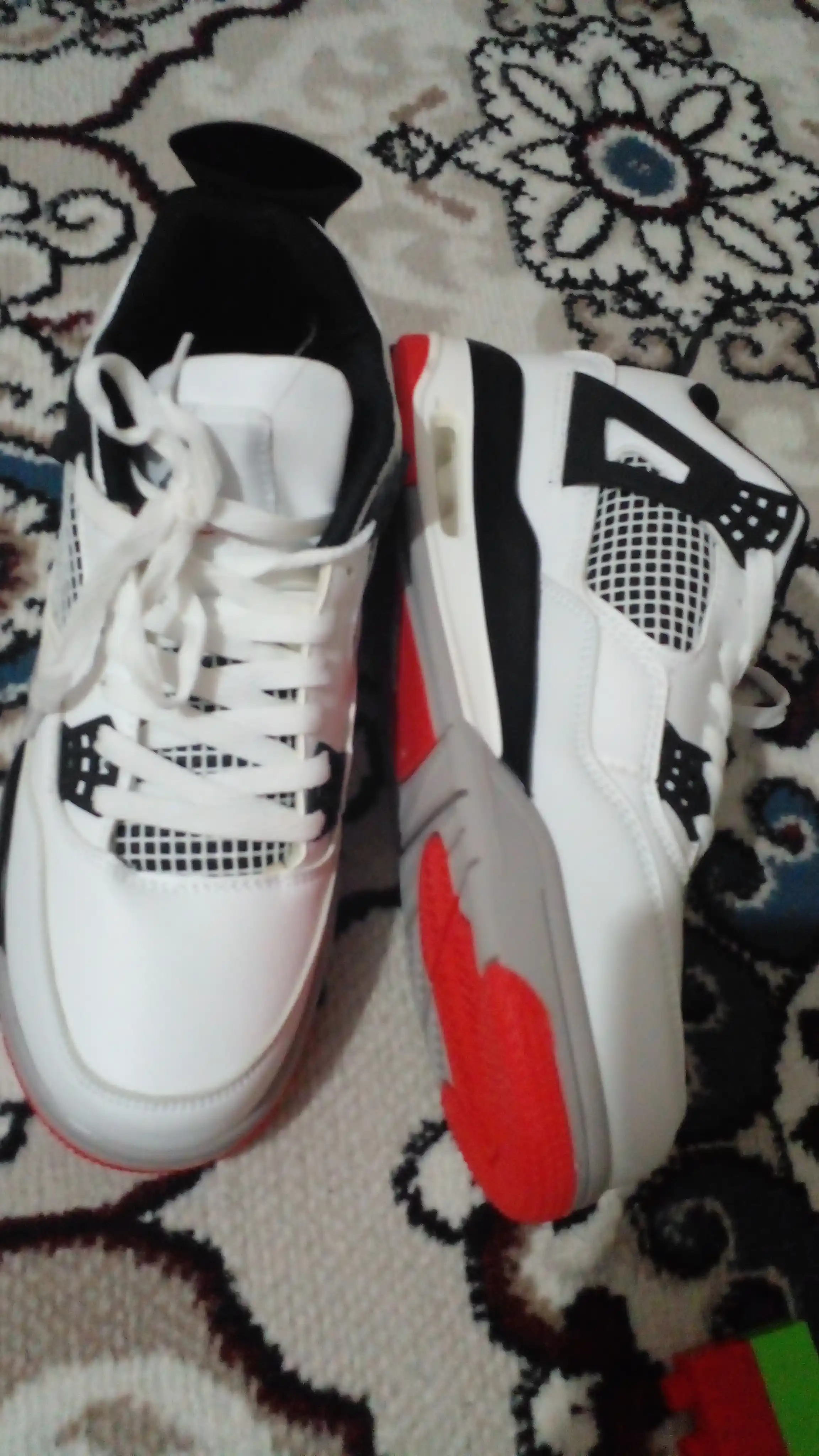 Кроссовки для мужчин DJordans