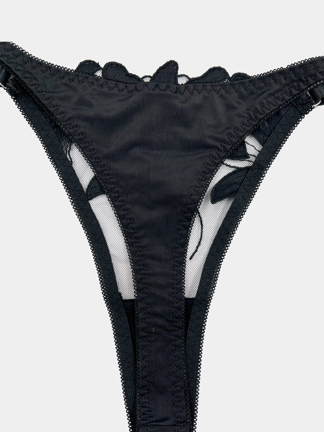 Bir qizni aldab, sikishdi