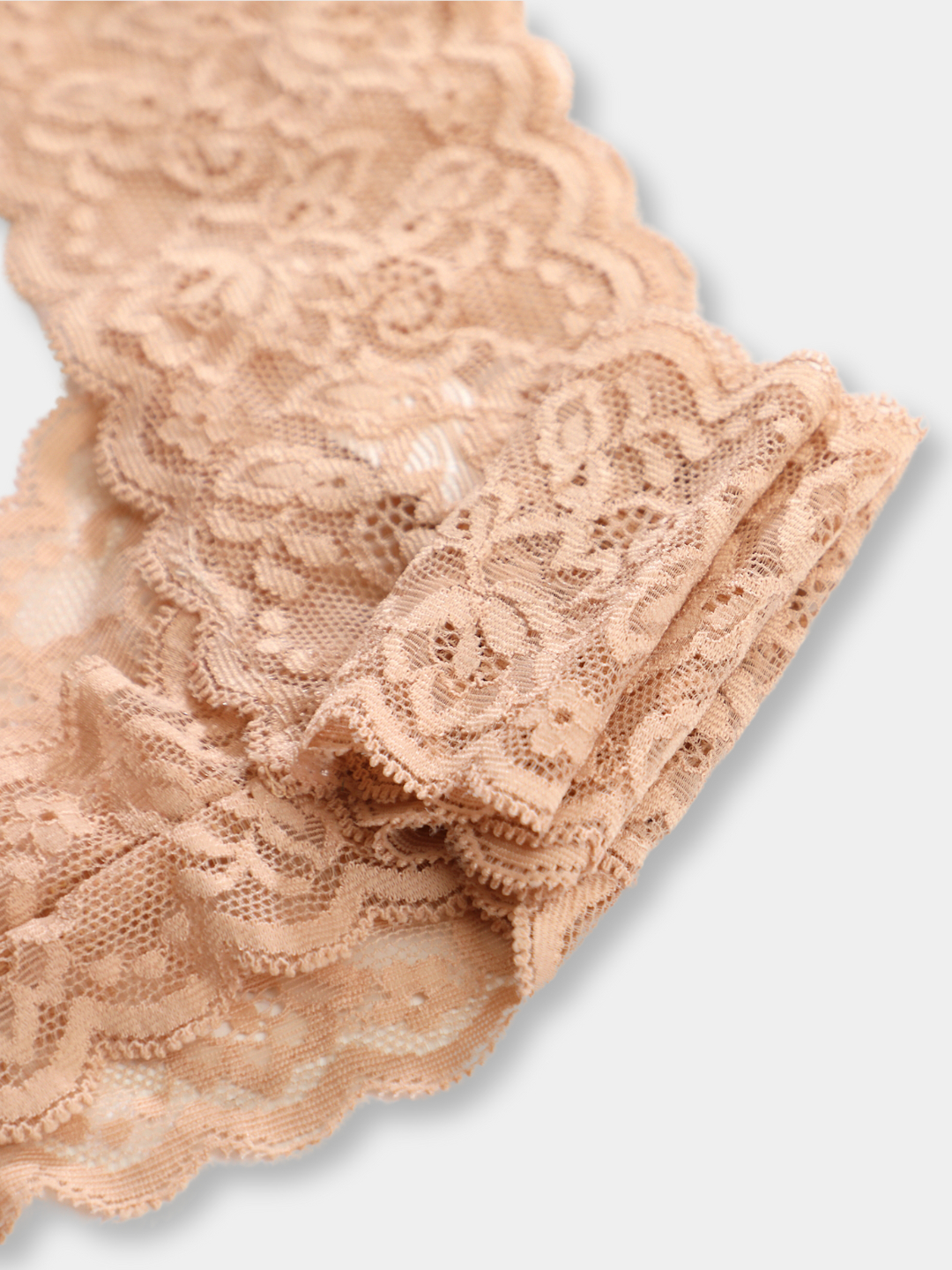 Chiroyli sargish blonda Chiroyli sargish blonda