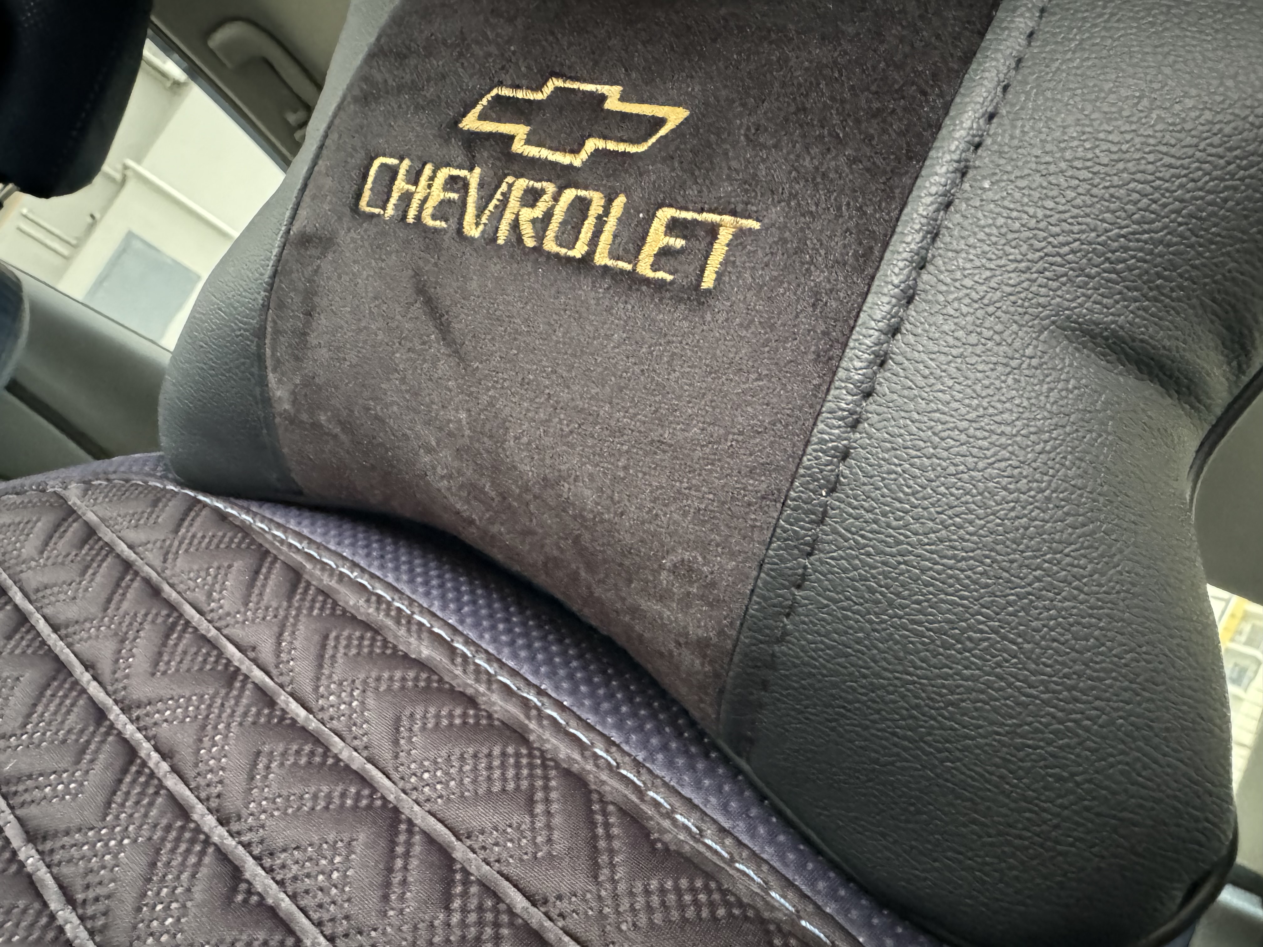 Подушка (2шт) на подголовник автомобиля, Chevrolet, аксессуар