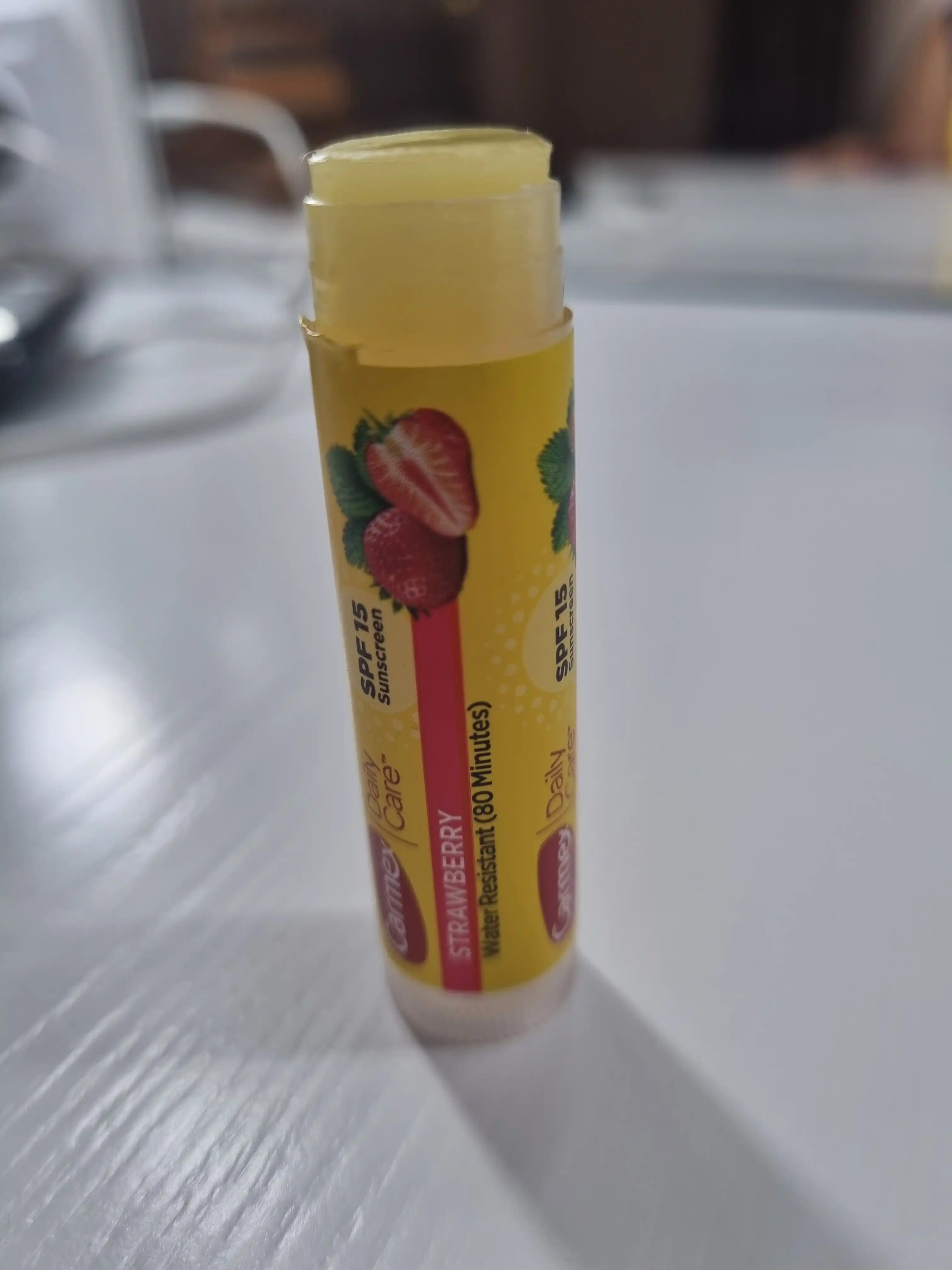 Бальзам для губ Carmex Stick, клубника