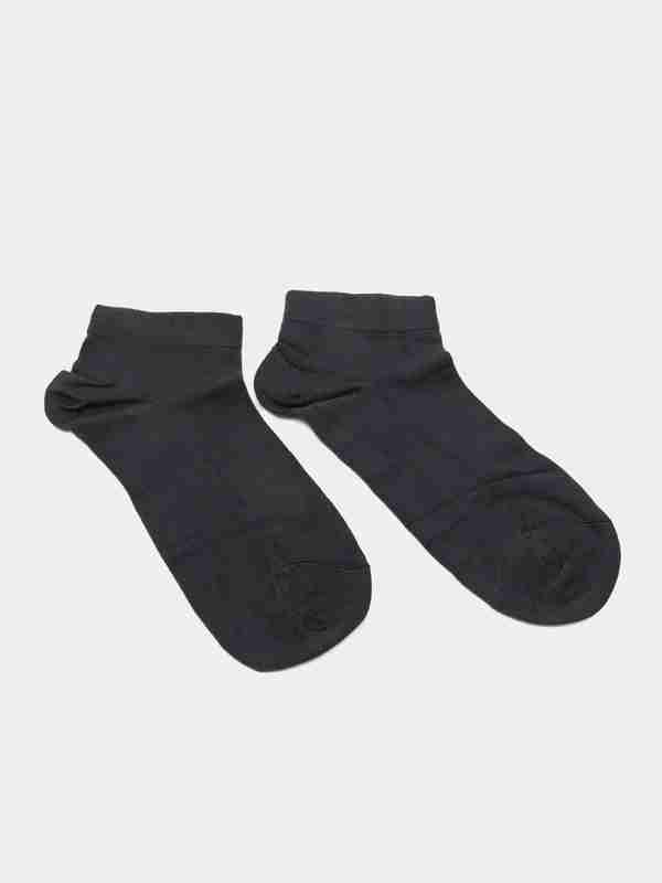 Qalin dik qattiq mushukka zorga mos keladi