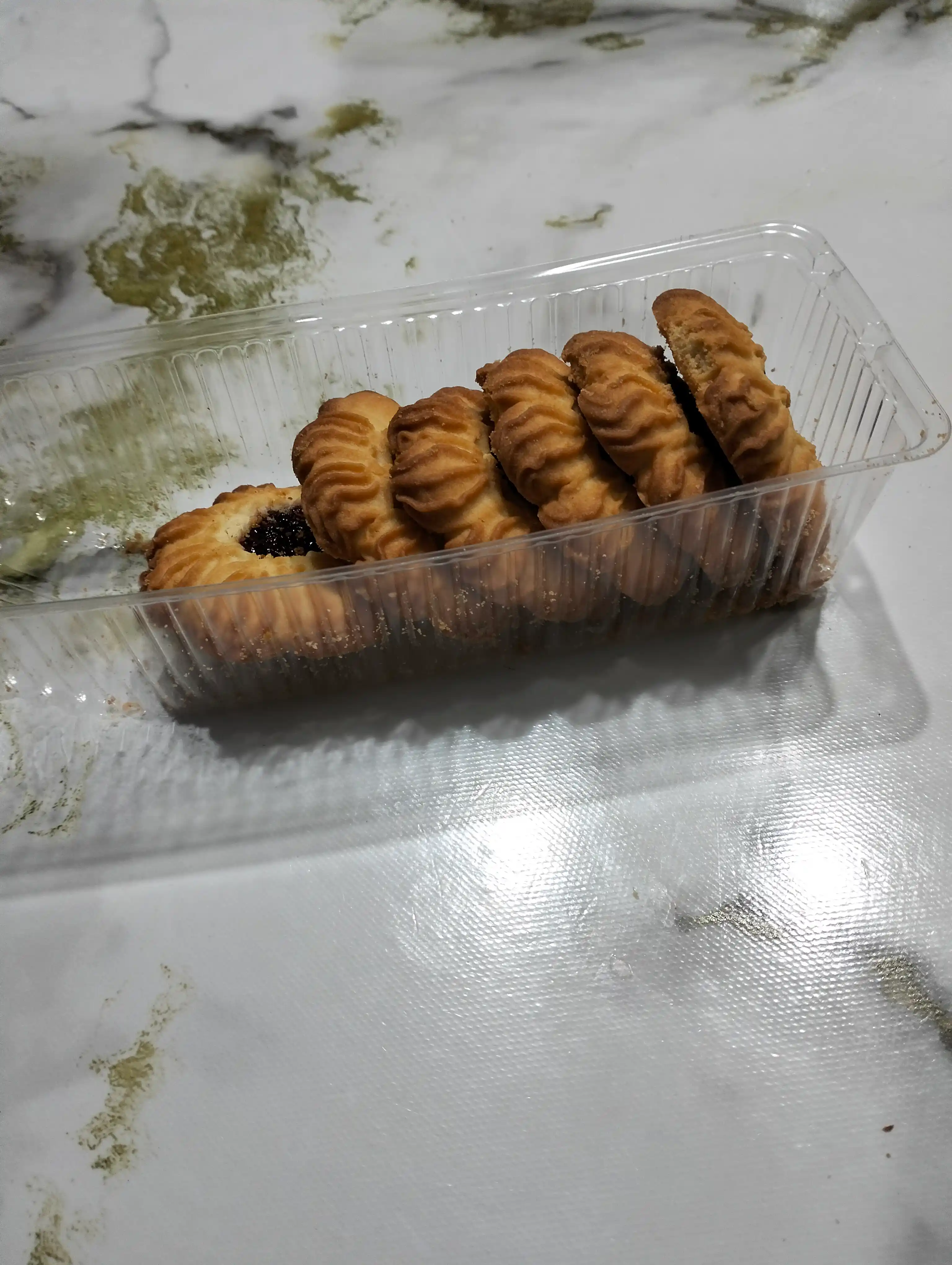 Kurabye pechenyesi Yashkino, olcha murabbosi bilan, 180 g