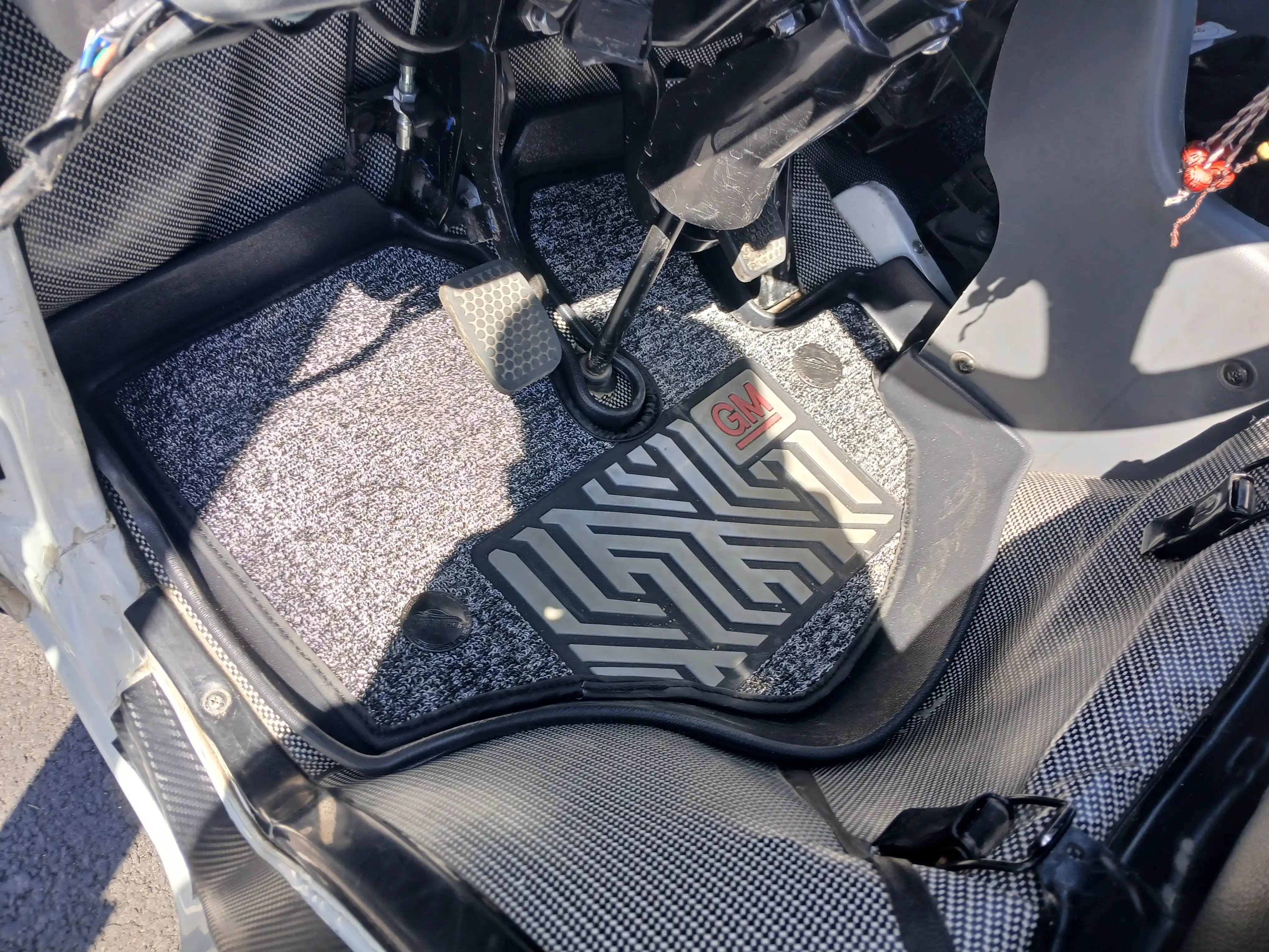 6D и 7D коврики-полики в салон Spark,Damas,Cobalt,Lacetti,Matiz,Nexia,Tracker 2, Onix,Labo
