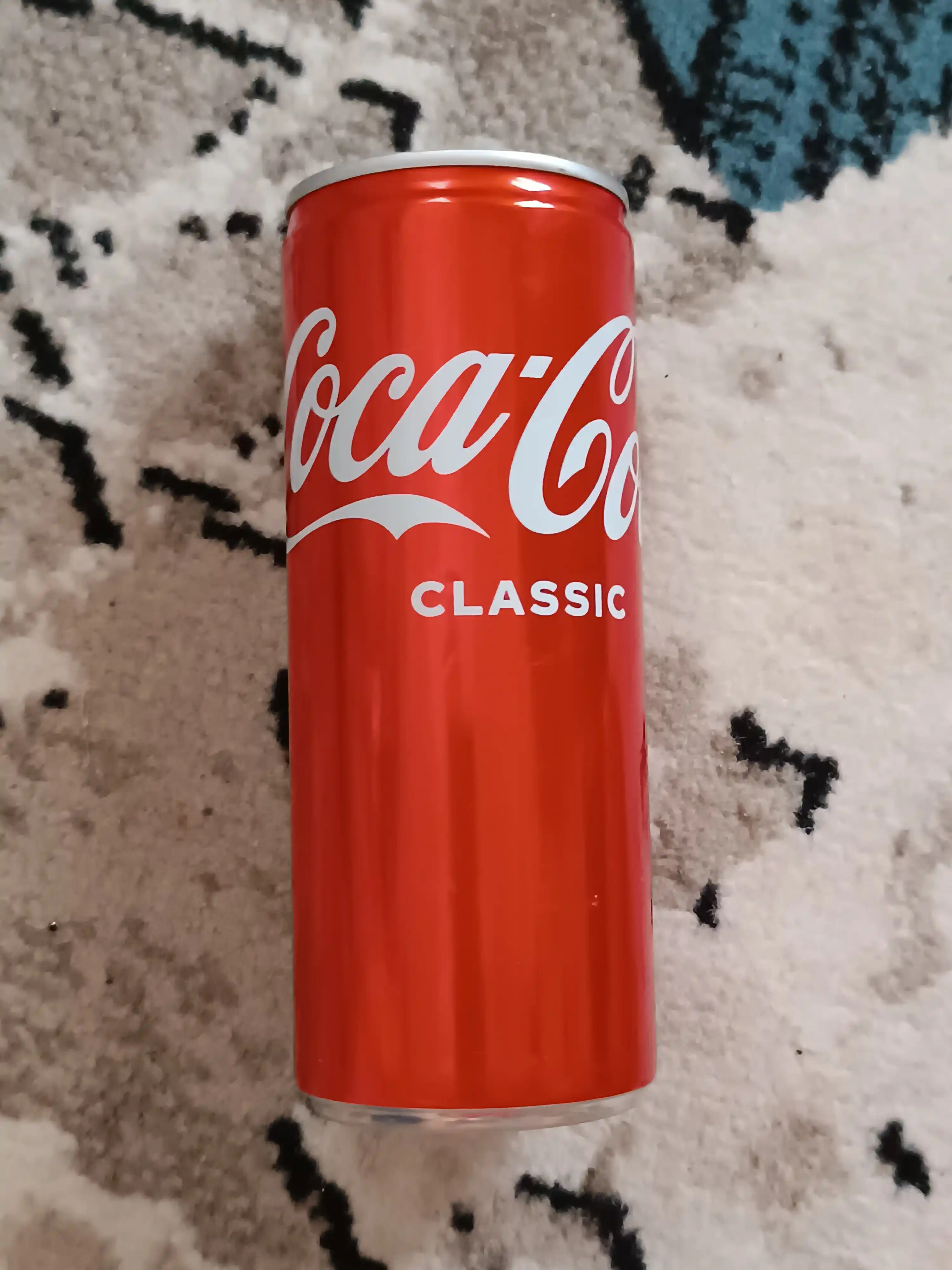 Gazlangan ichimlik Coca - Cola ichimligi, 250 ml, temir banka
