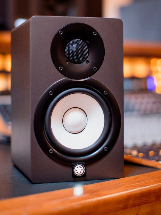 Студийный монитор YAMAHA HS8 Black