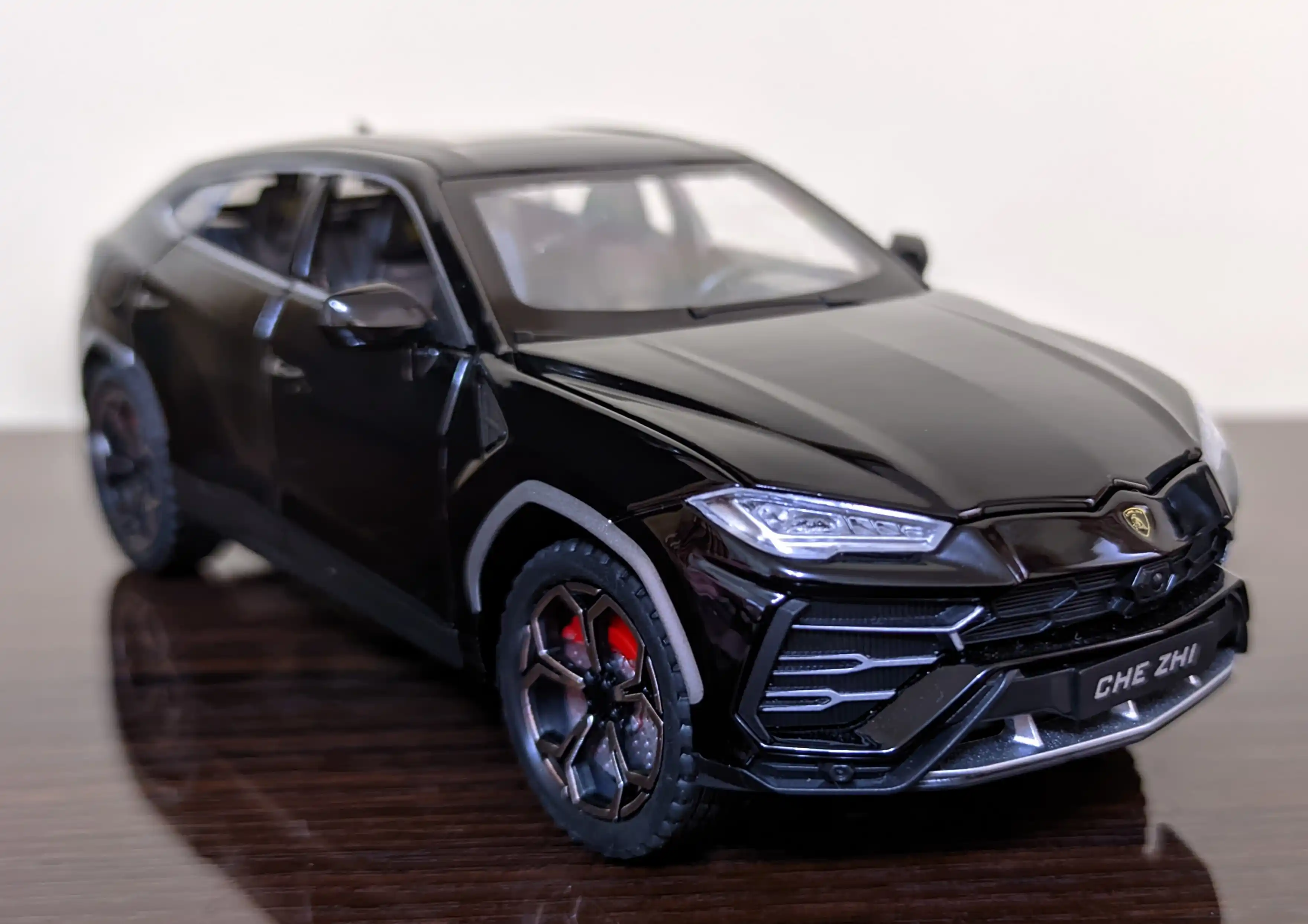 Metall mashinasi, 1:24, Lamborghini Urus, 21 sm, inertial, svet, ovoz bilan