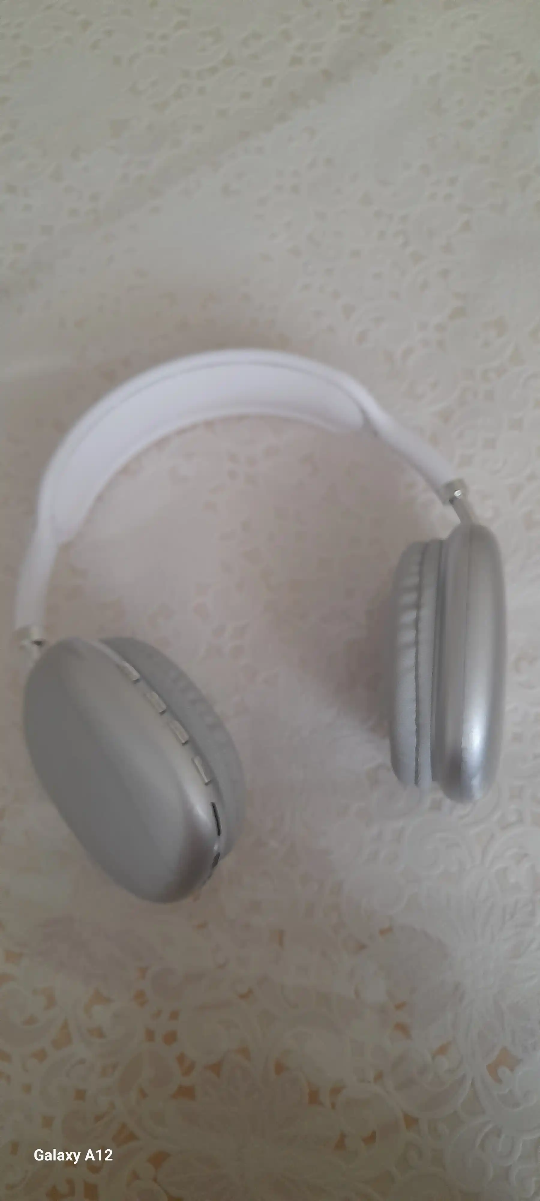 Simsiz quloqchinlar P9 Bluetooth, xotira kartasi SD va mikrofon qo'llab-quvatlaydi