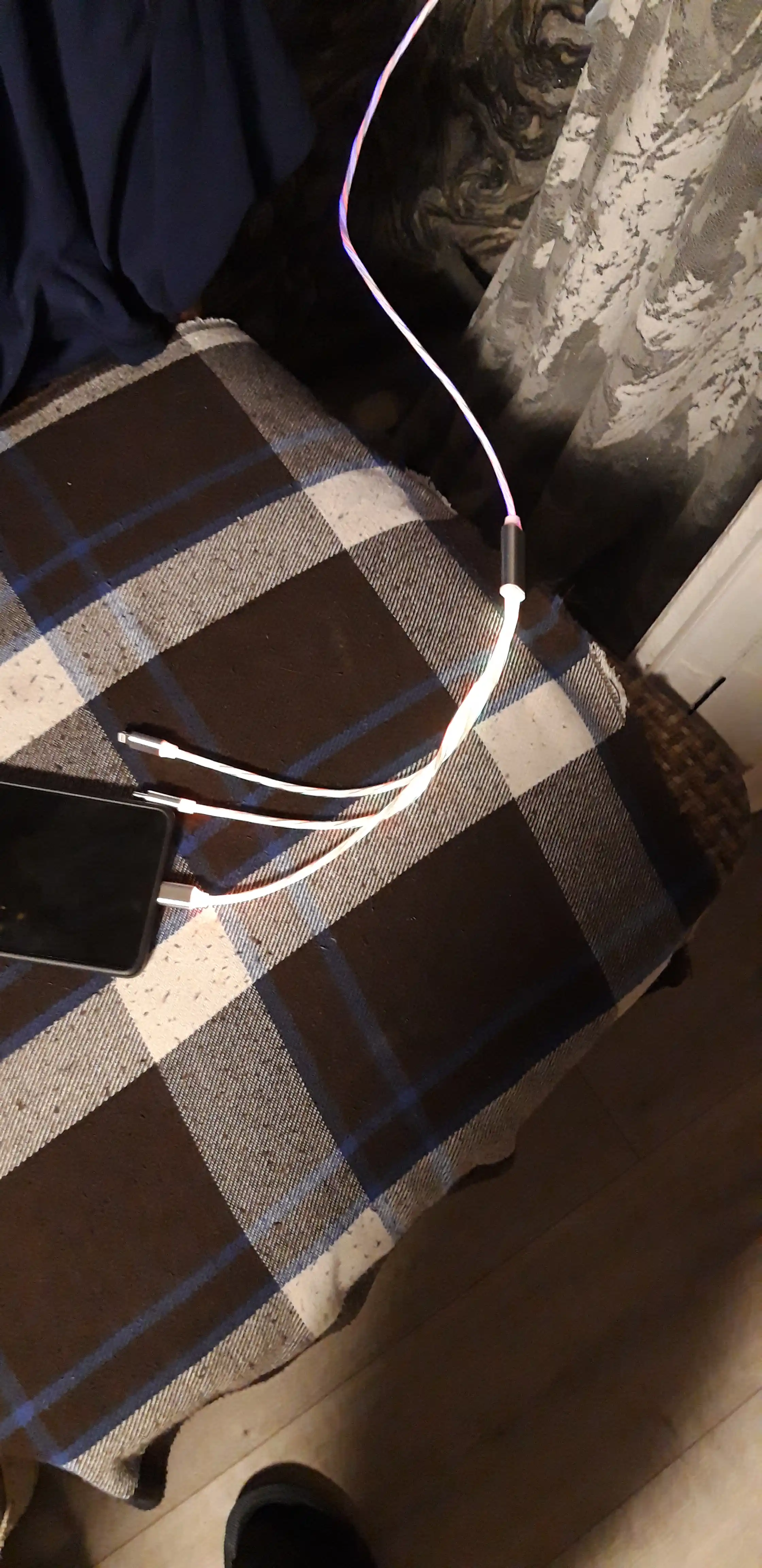 Micro-USB, Type-C, Lightning ulagichli LED yoritgichli zaryadlash kabeli 3 tasi 1 da
