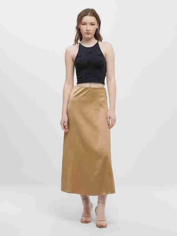 Qizni bog‘lab qiynoqqa solishdi (video)