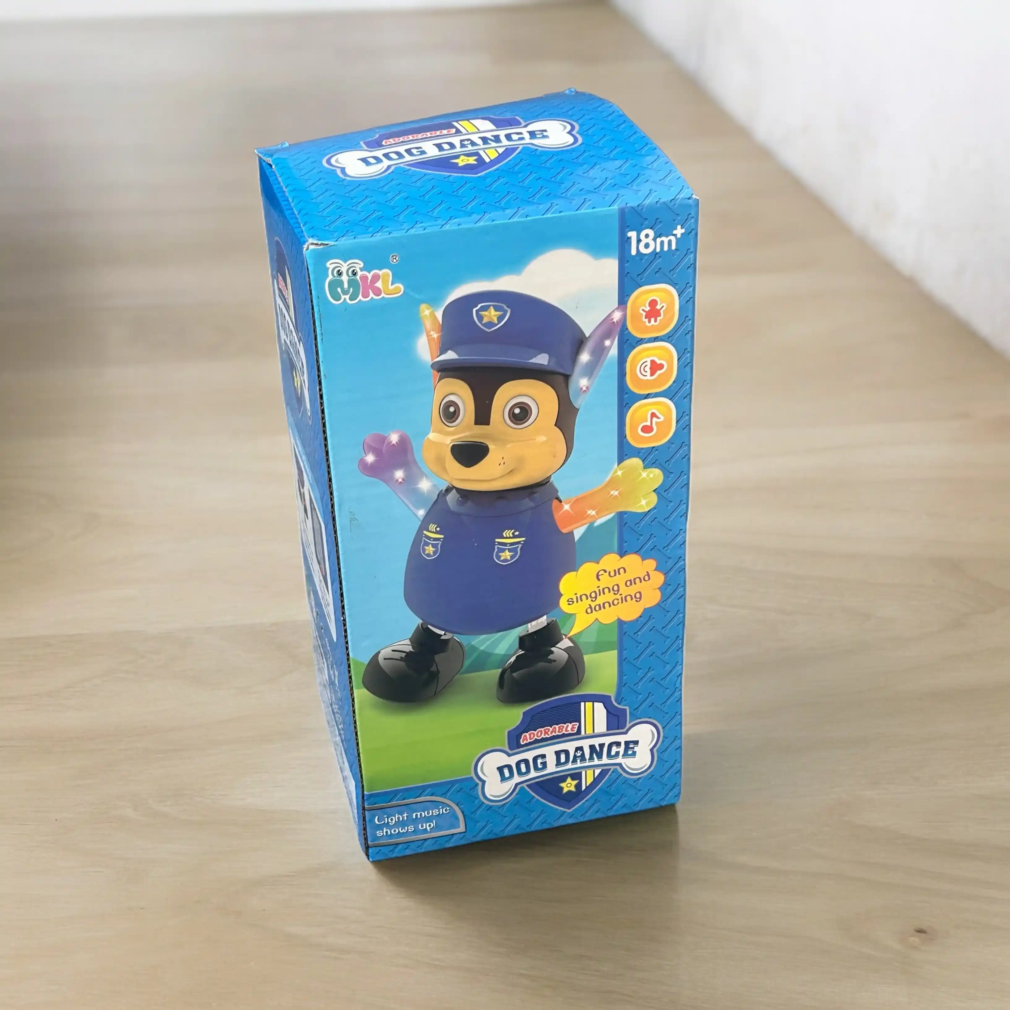 Танцующие игрушки: медуза и другие персонажи